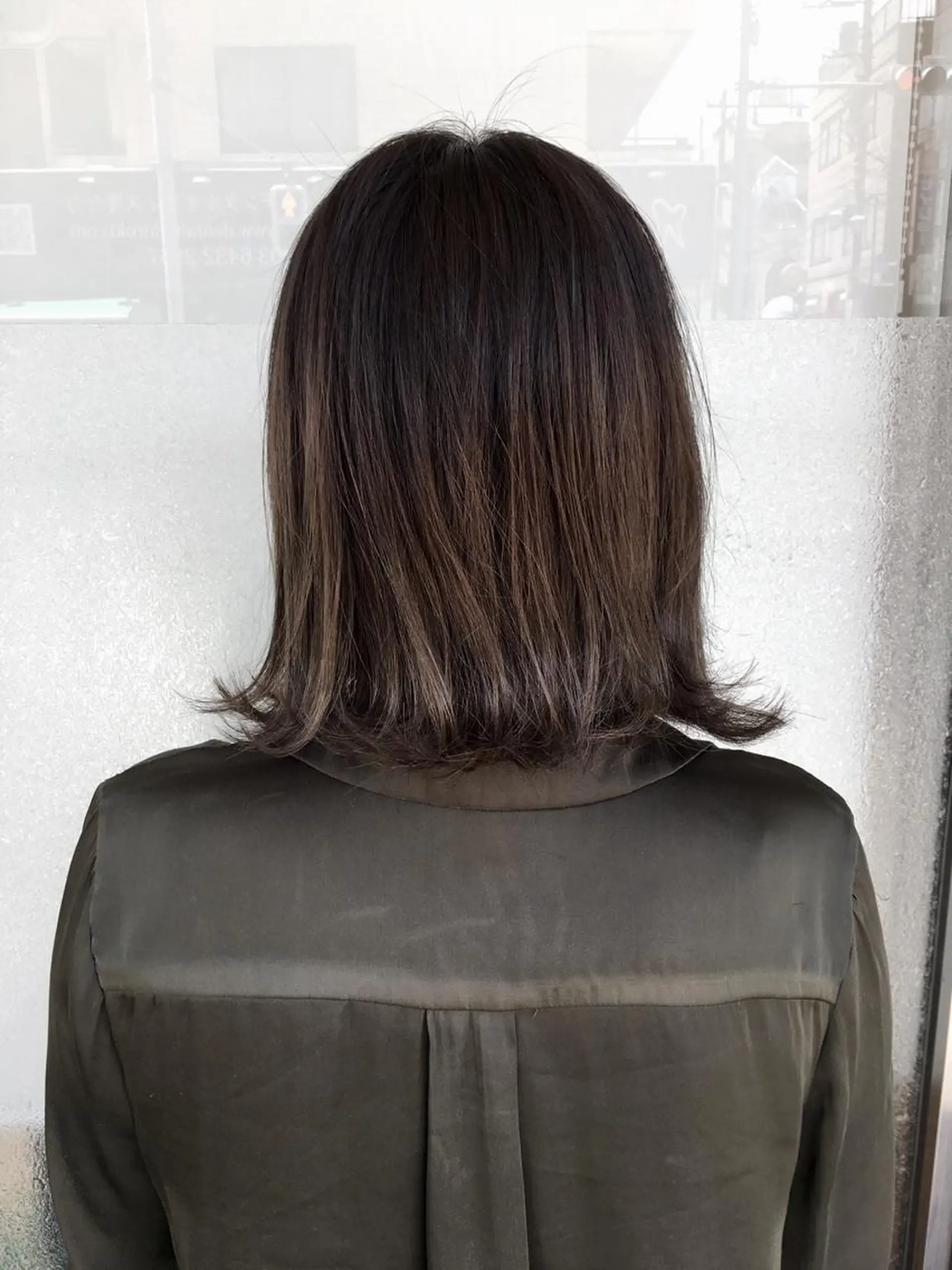 ミディアム カラー グラデーションカラー グレージュ ハイライトカラー ハイライト 寺内 紳悟のヘアスタイル