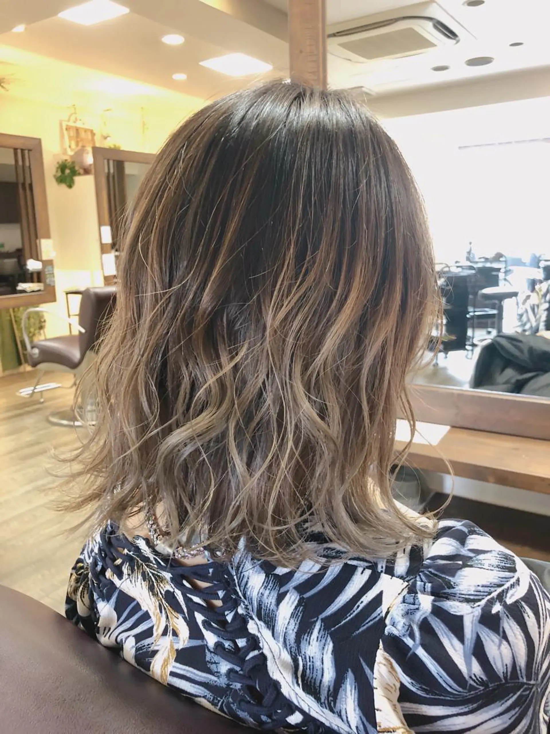 カラー グラデーションカラー グレージュ 大人艶カラー/ ショートカット　辻岡のヘアスタイル