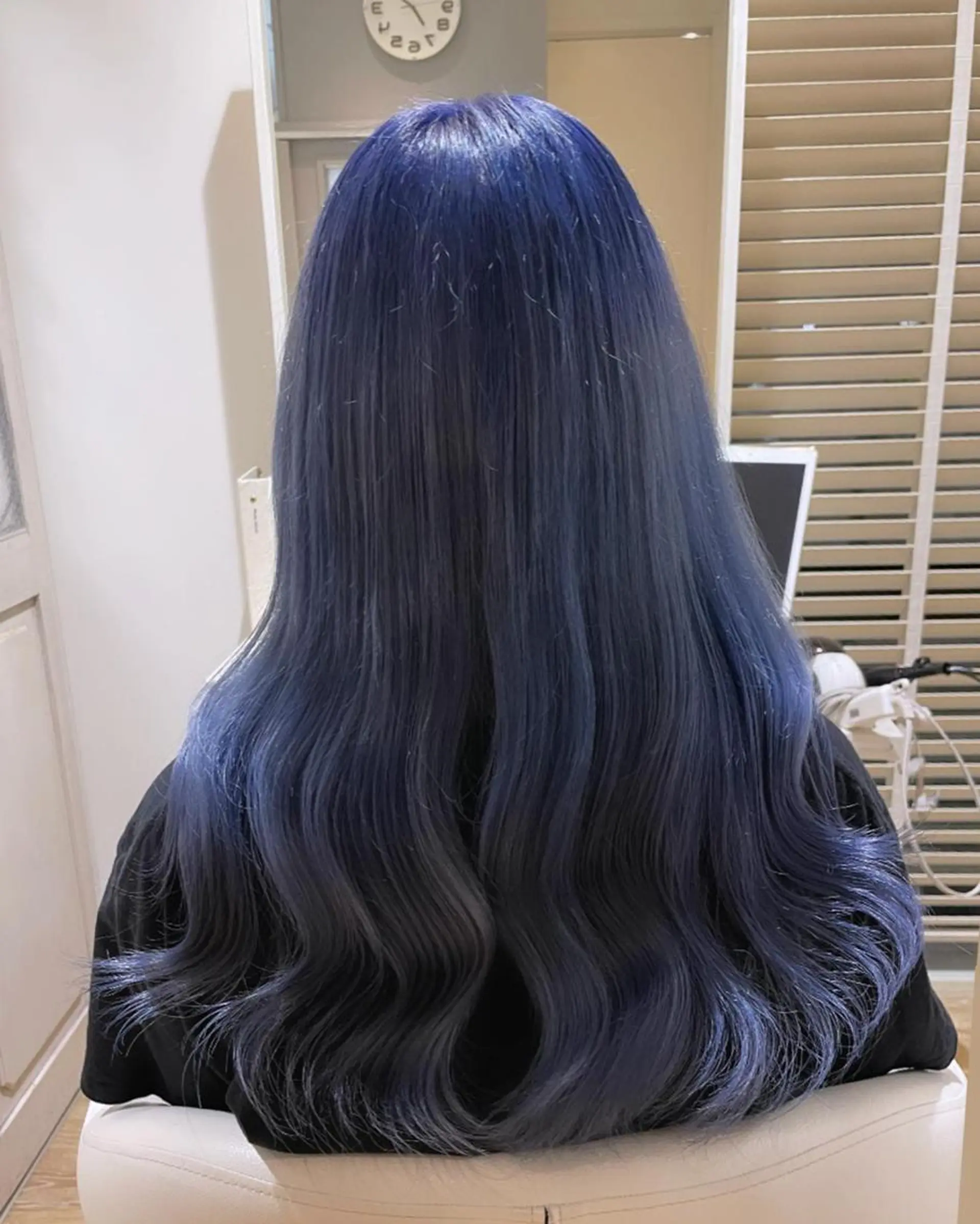 ミディアム カラー パーマ ヘアアレンジ メンズ キッズ ネイル マツエク・マツパ ブルーカラー ネイビーカラー ブルー ネイビー 🫧垢抜けヘア🫧 SHIORIのヘアスタイル