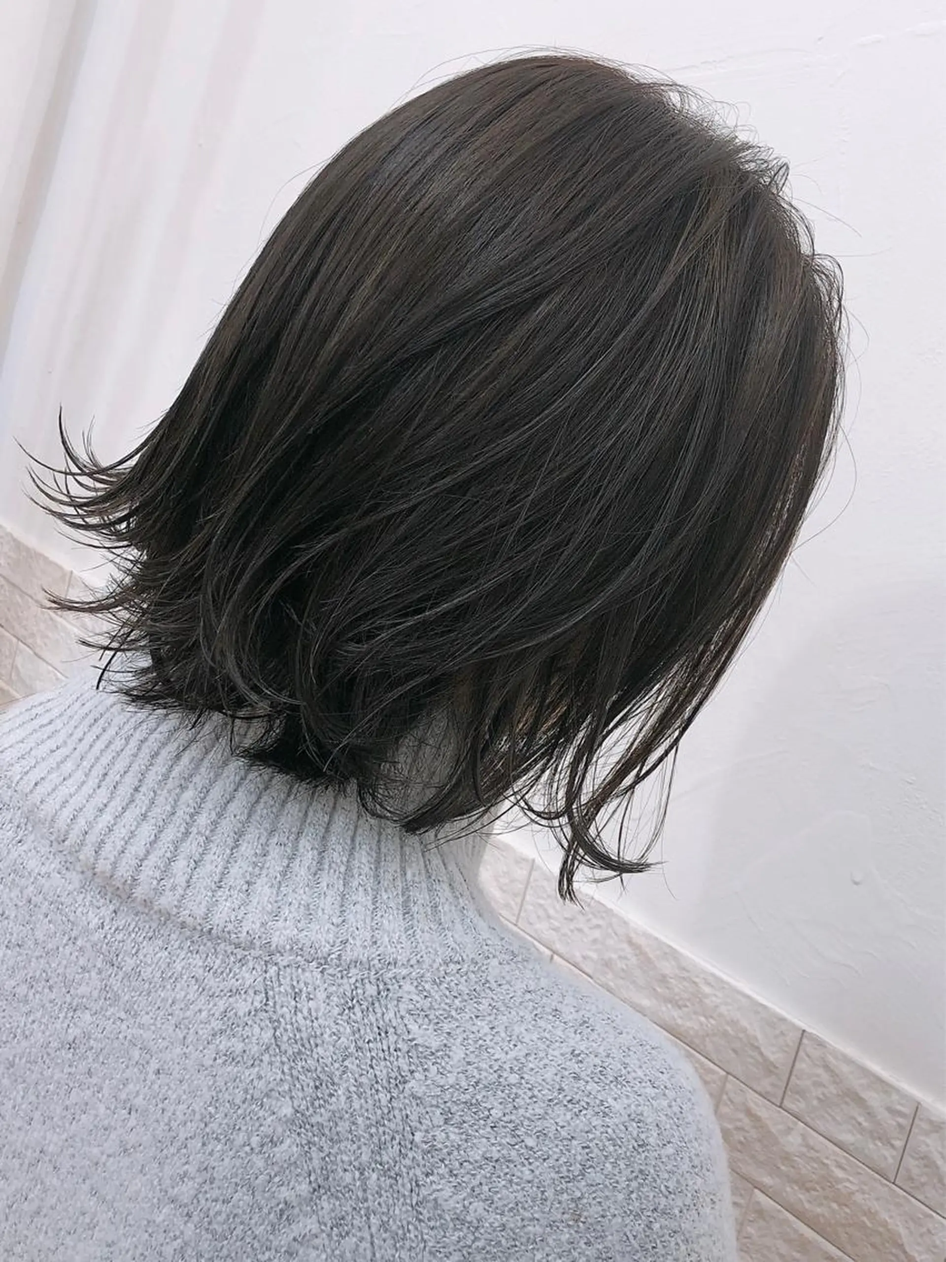 ショート カラー ブルーカラー ブルージュ 透明感カラー ショート 嶋津祥希のヘアスタイル