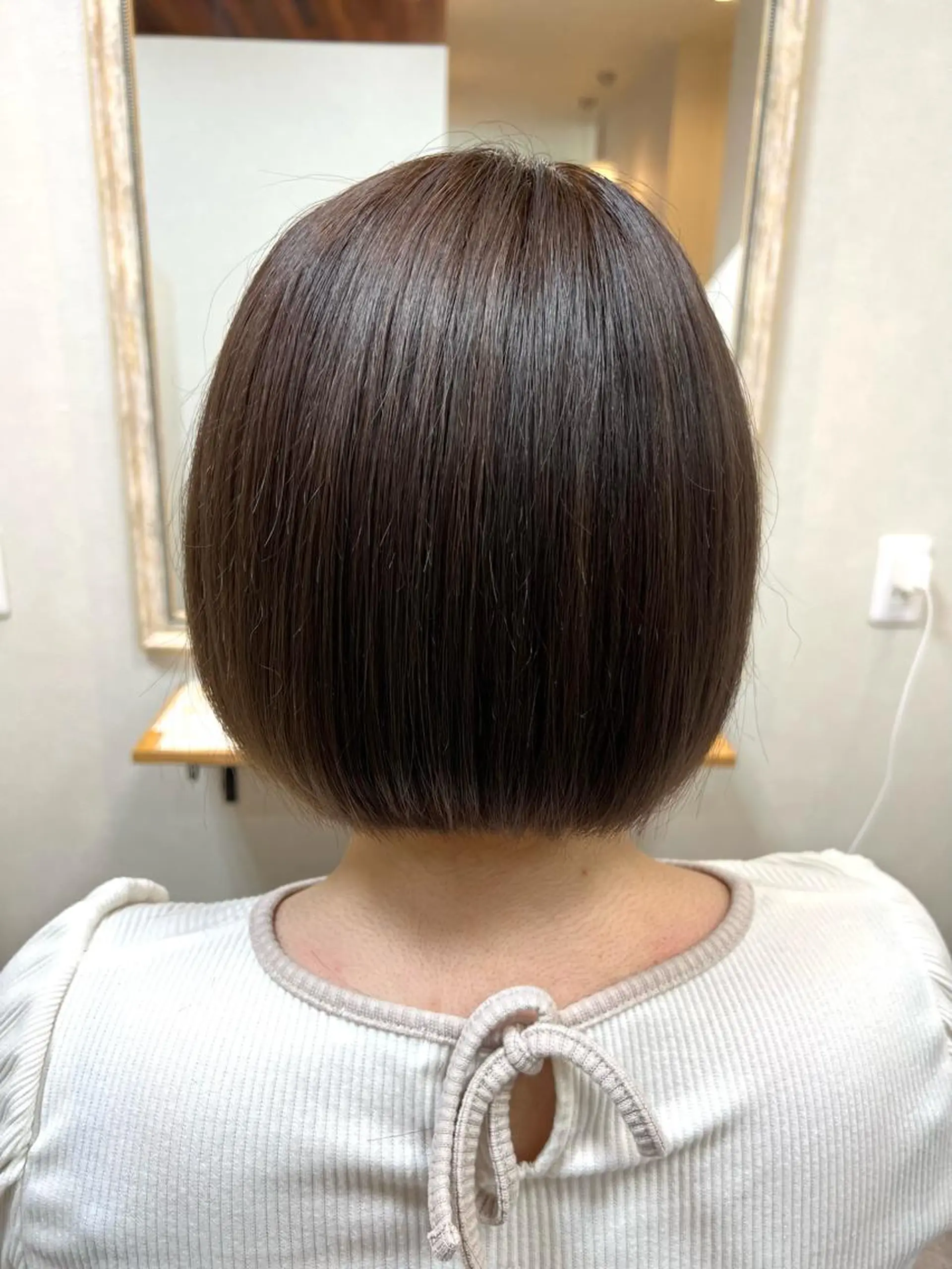 ショート 切りっぱなしボブ ボブ ショート/白髪ぼかし 君和田若菜のヘアスタイル