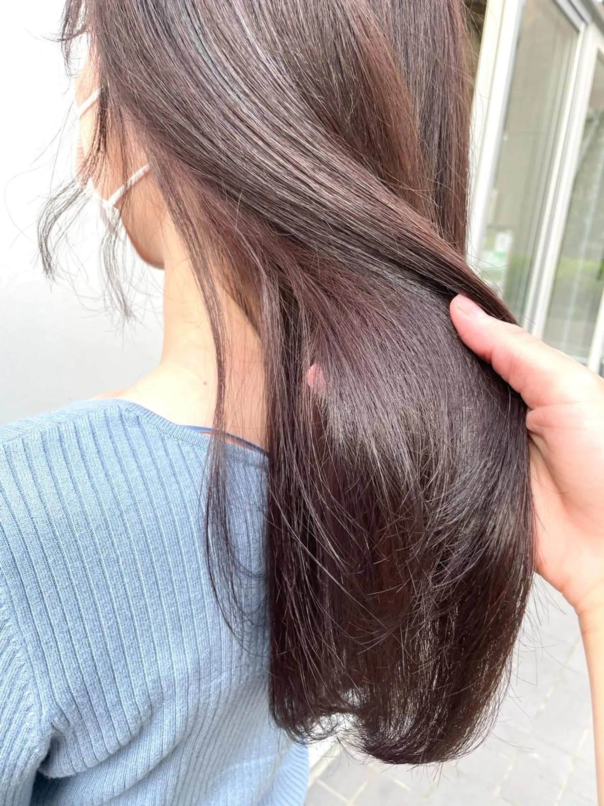 ロング カラー ベージュカラー ブリーチ ブリーチなしカラー カット ヘアカラー chama レイヤーカットのヘアスタイル