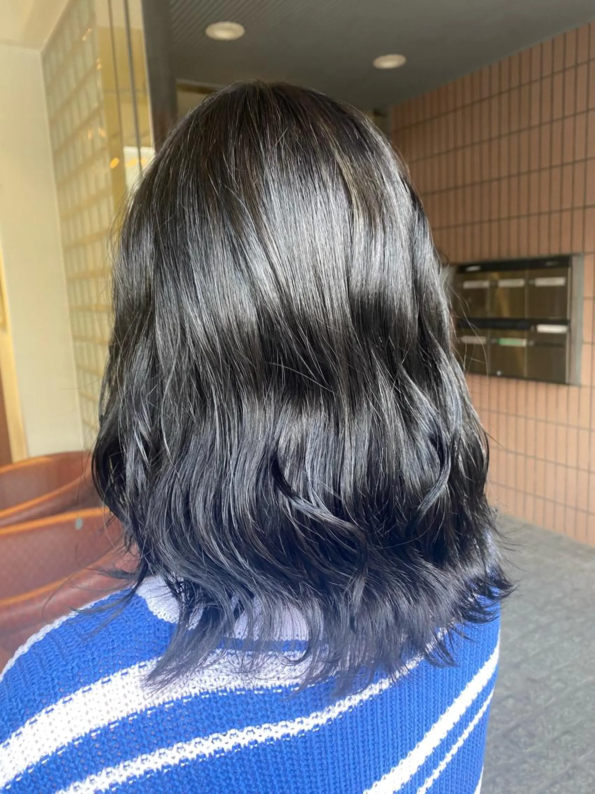 セミロング カラー ヘアカラー 暖水 まりあのヘアスタイル