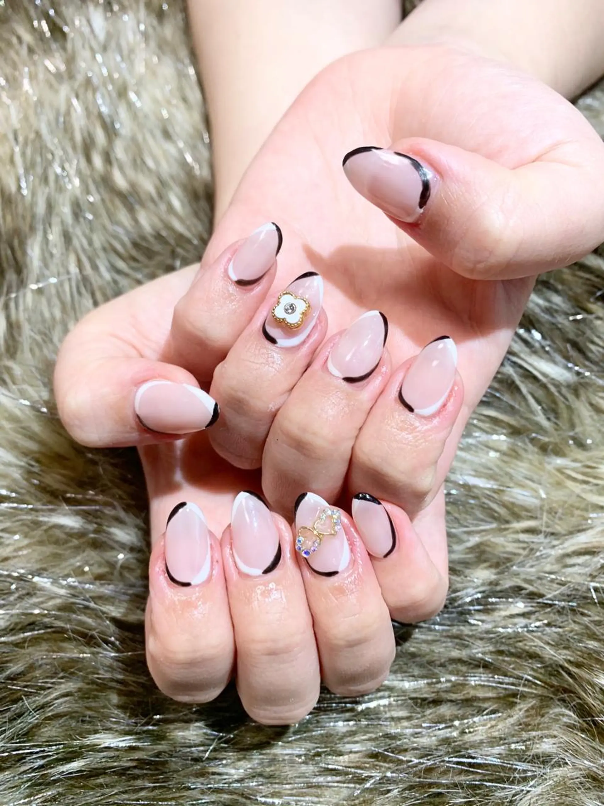 ネイル ハンドネイル ハンドケア 🌙都岡 ムーンネイルのネイルデザイン