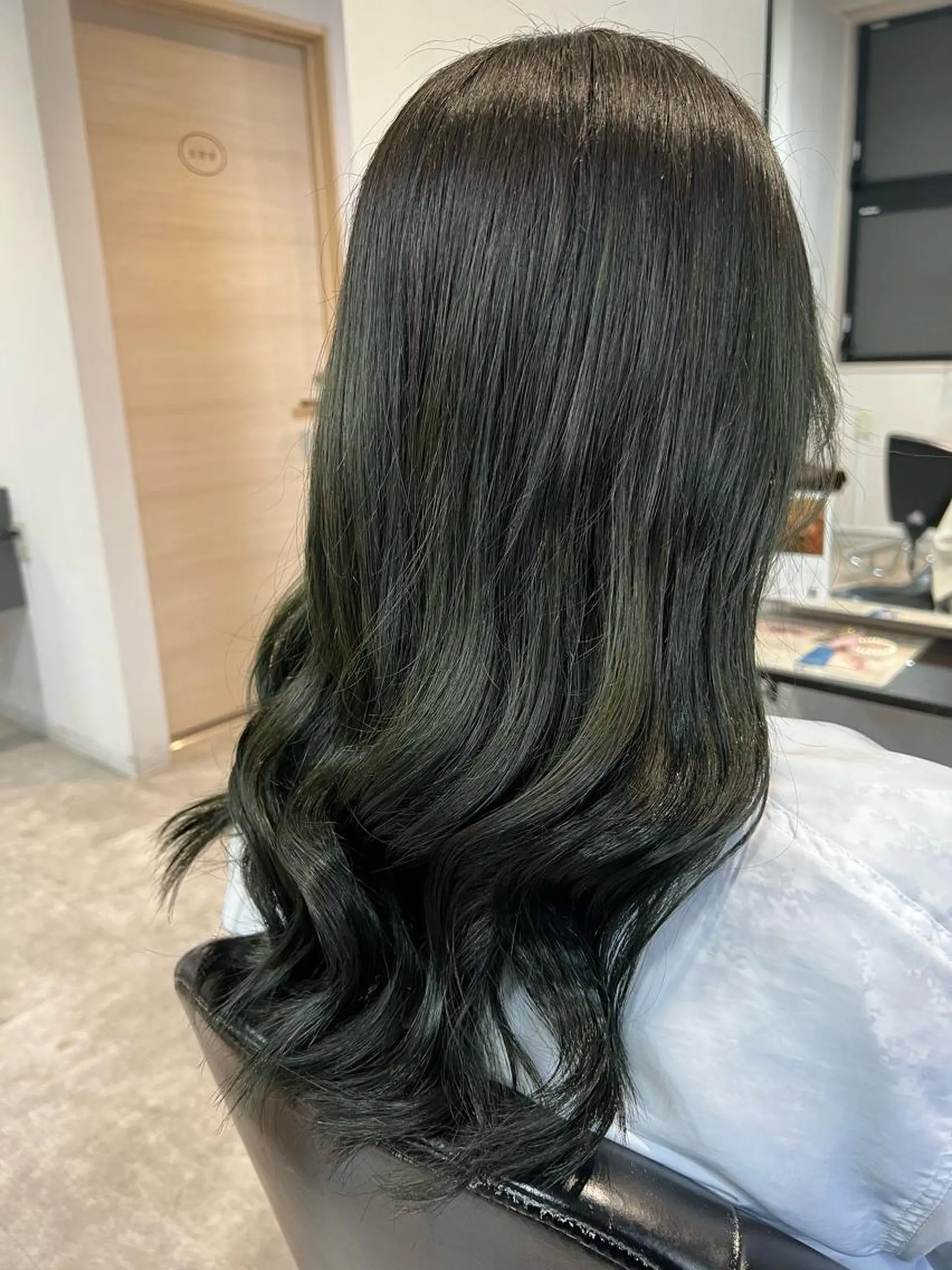 ロング カラー ブリーチ ブリーチなしカラー オリーブカラー 山崎真実🌼メンズ カット募集中のヘアスタイル