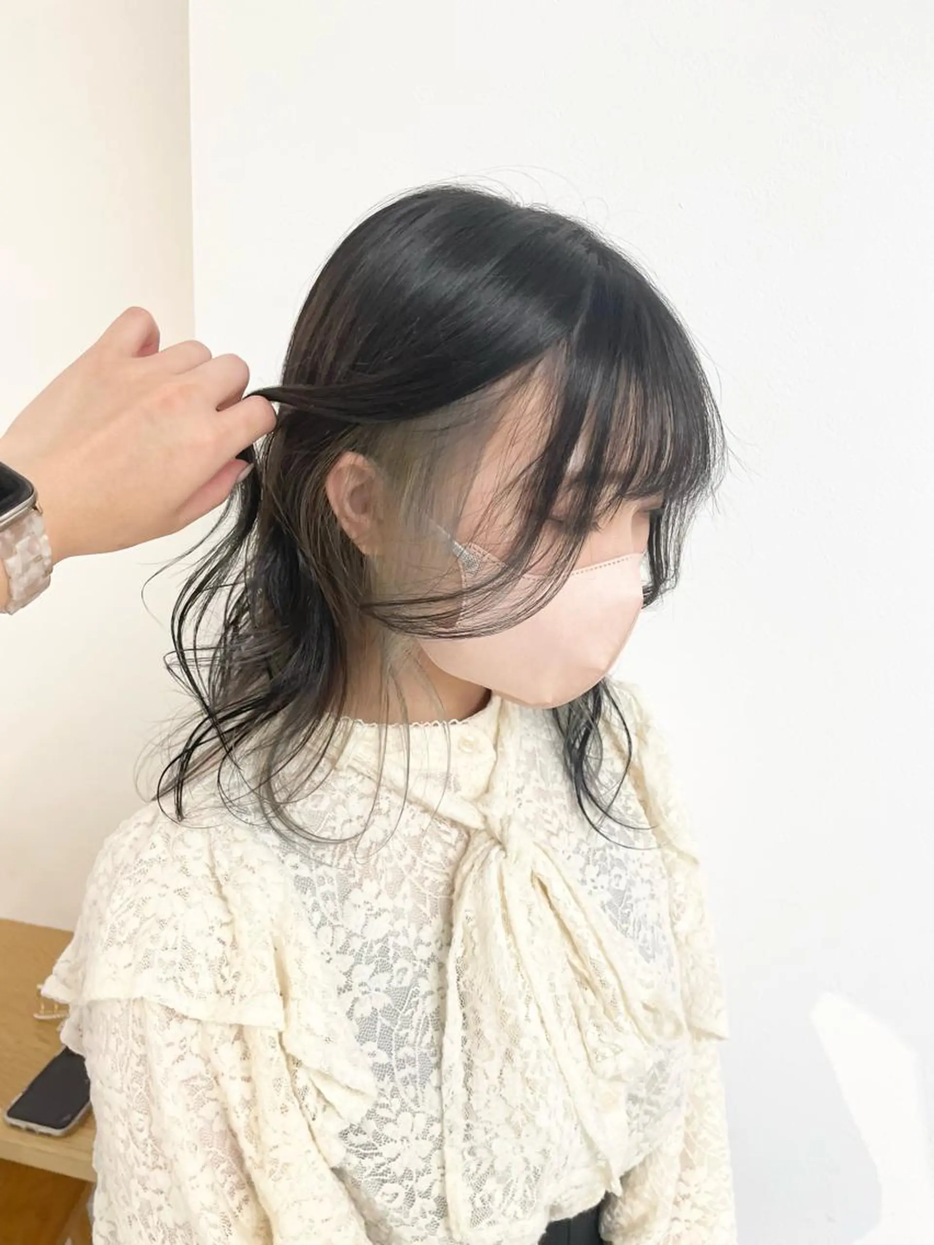 セミロング カラー ブリーチ インナーカラー シルバー 【NOE】┊ hanasakayaのヘアスタイル