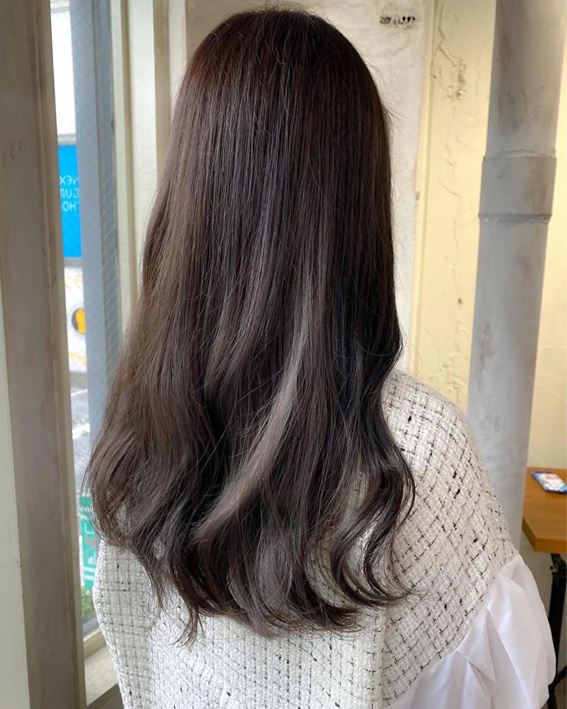 ロング カラー ベージュカラー ブリーチ ブリーチなしカラー オリーブベージュ ヘアカラー ALLY（アリー）所属・ミニモお気に入り数 No.1宍戸雄弥のヘアスタイル