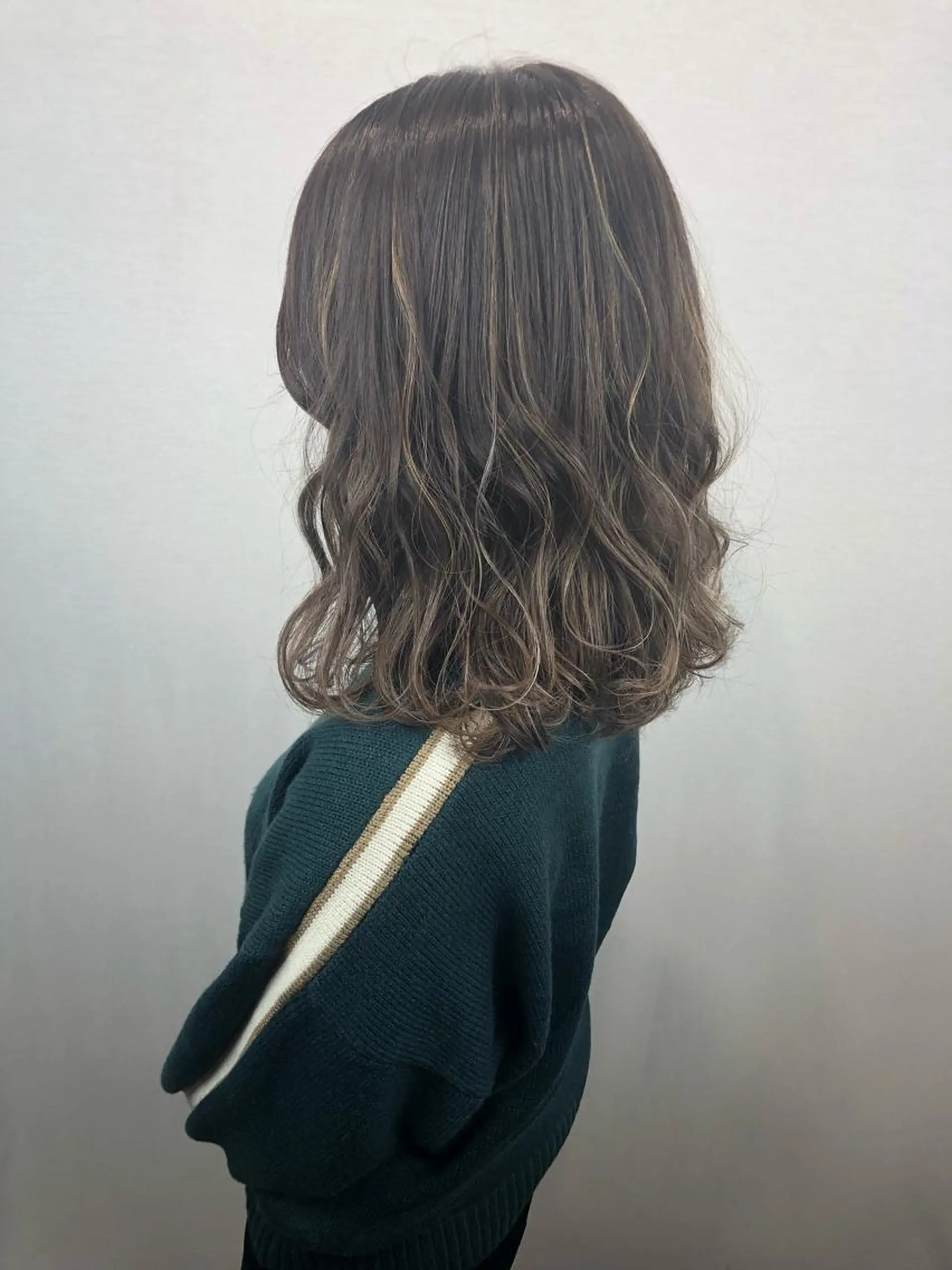 セミロング カラー グラデーションカラー ハイライトカラー 外国人風カラー ハイライト 2nd所属・🤍2nd🤍田所 美希のヘアスタイル
