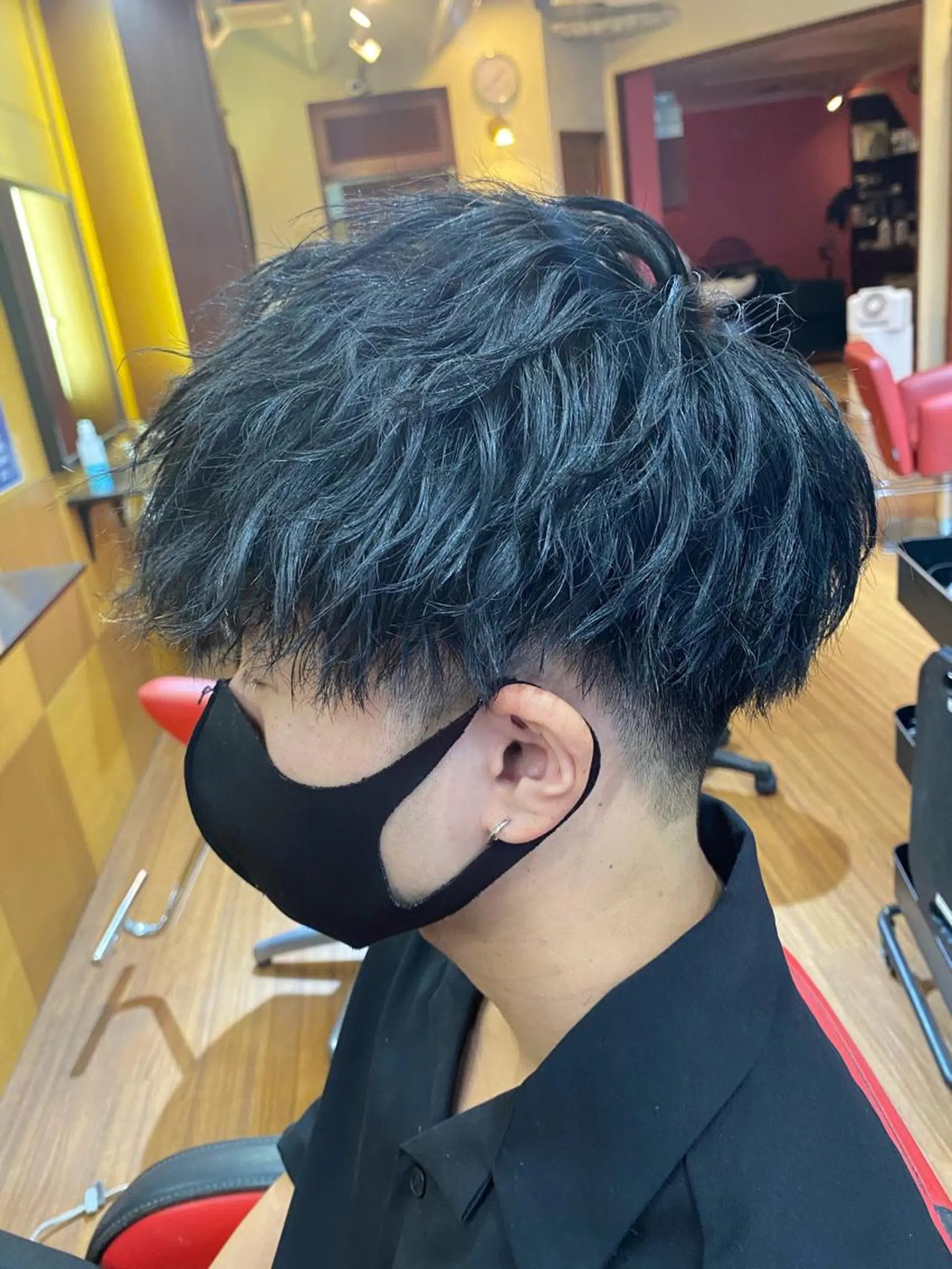 ショート パーマ メンズ カット パーマ トリートメント 三ノ宮フェザーパーマ 蕃本 啓利のヘアスタイル