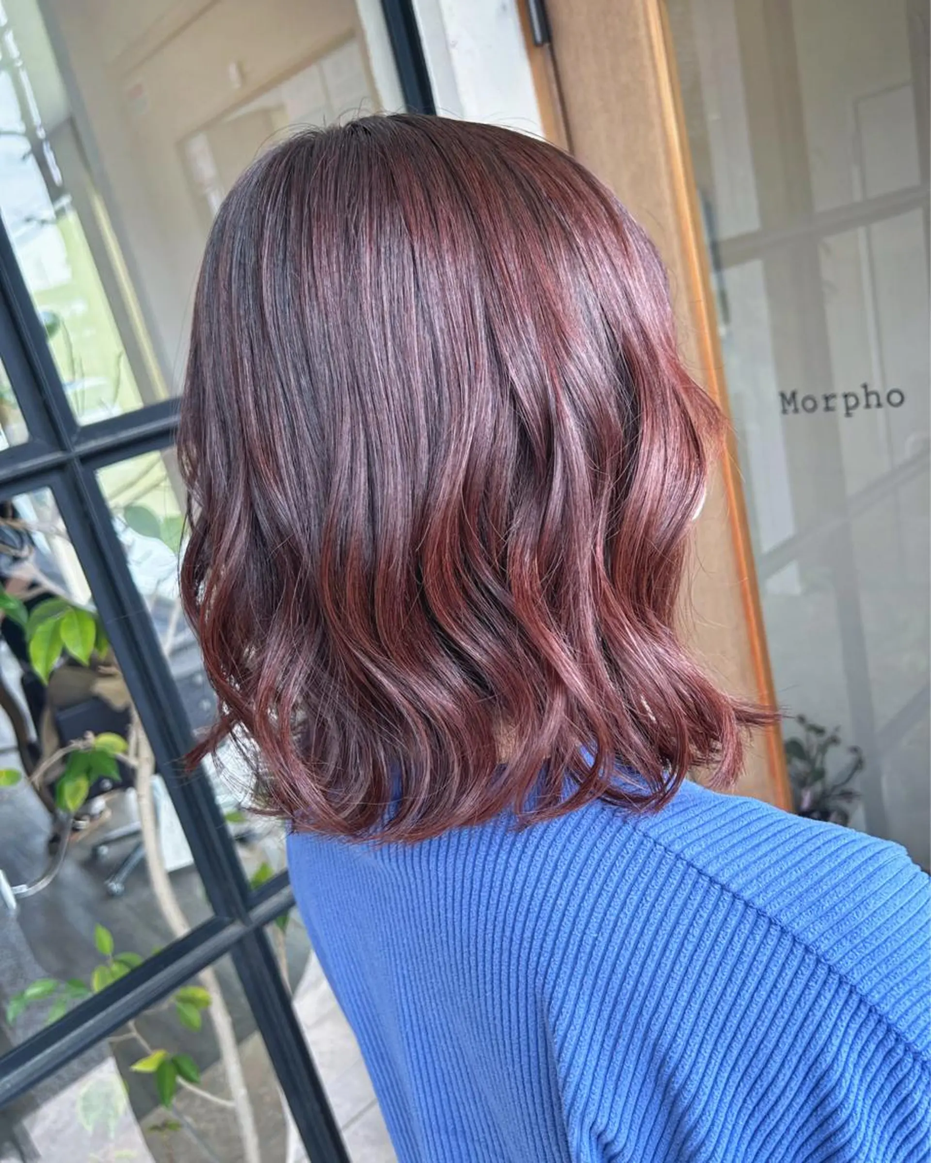 ミディアム カラー ブリーチ カシス ブリーチなしカラー ピンクカラー カット ヘアカラー Morpho Hair Product所属・井上 花音のヘアスタイル
