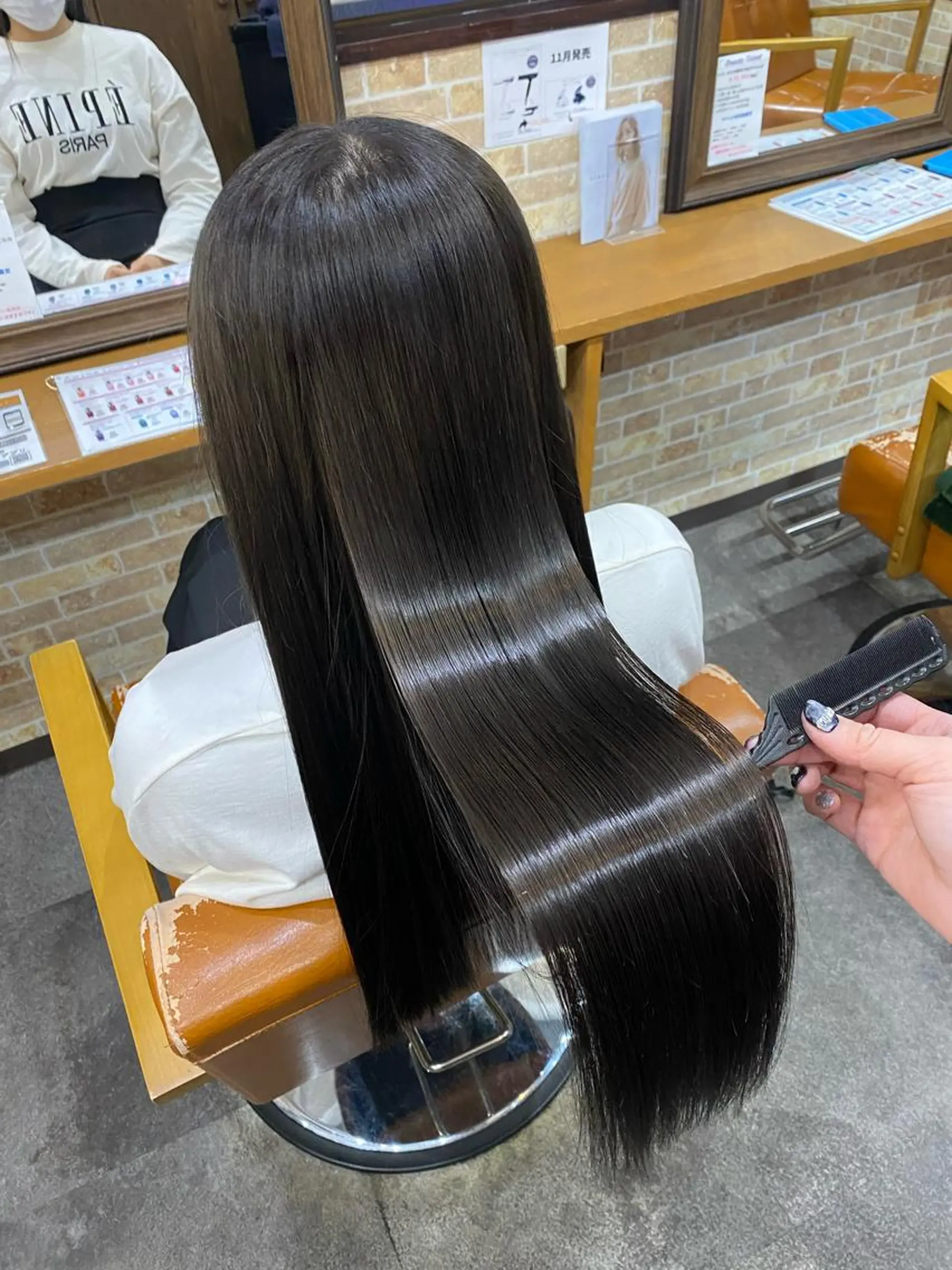 ロング カット ヘアカラー トリートメント 髪質改善 🤍erikaのヘアスタイル