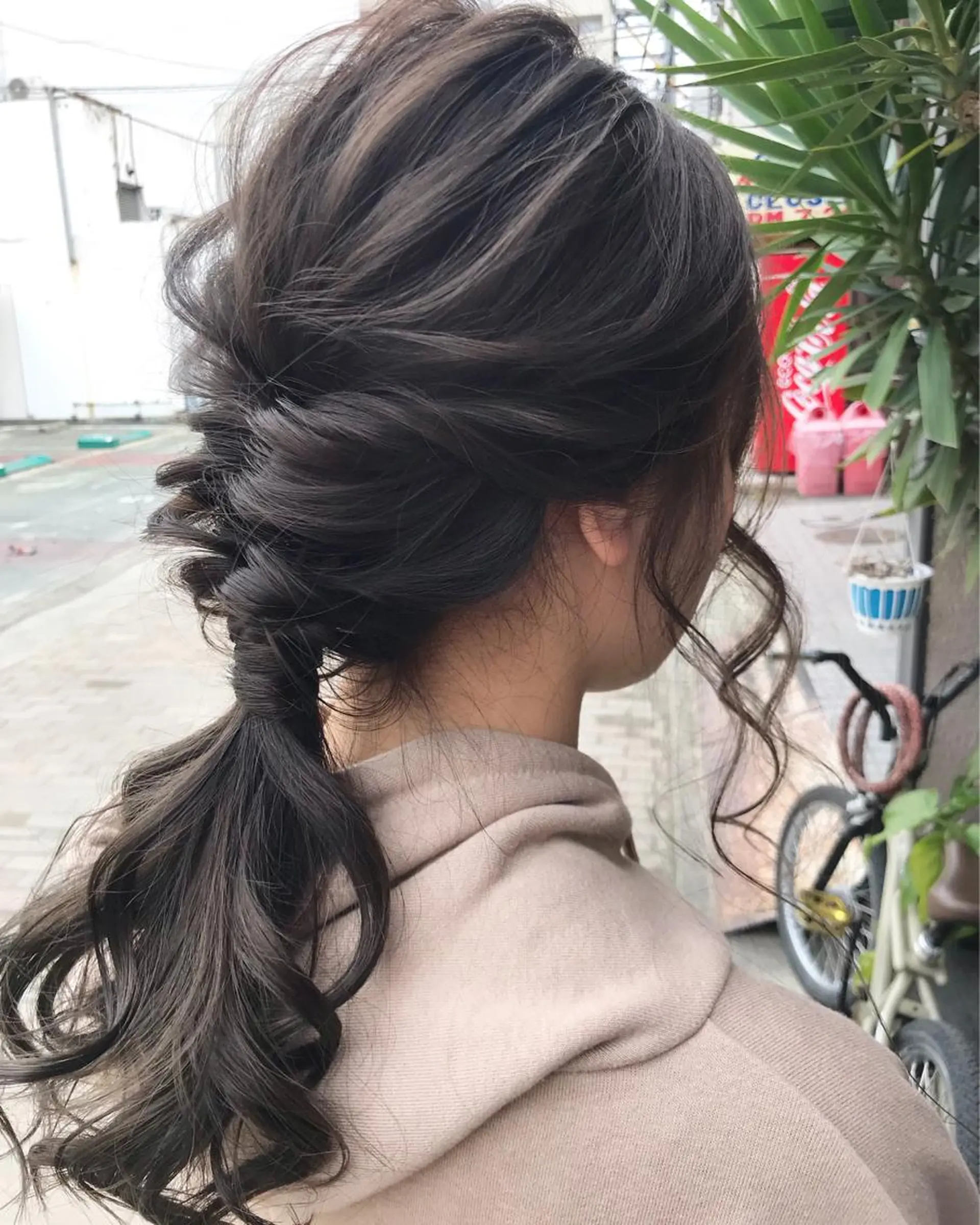 セミロング カラー ブルーカラー ブルージュ 玉木 育実のヘアスタイル