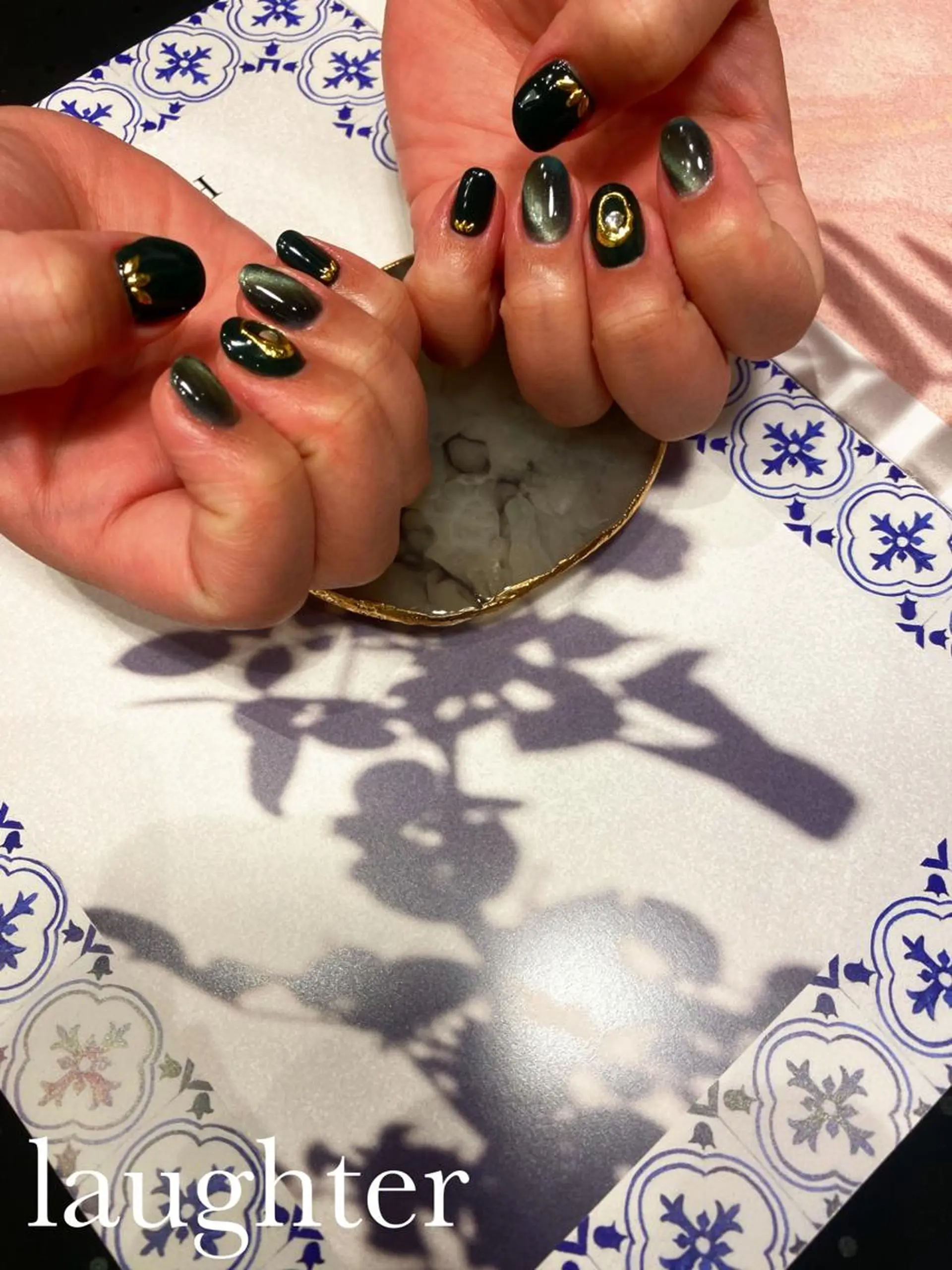 ネイル グリーン マグネットネイル ハンドネイル laughter nailのネイルデザイン