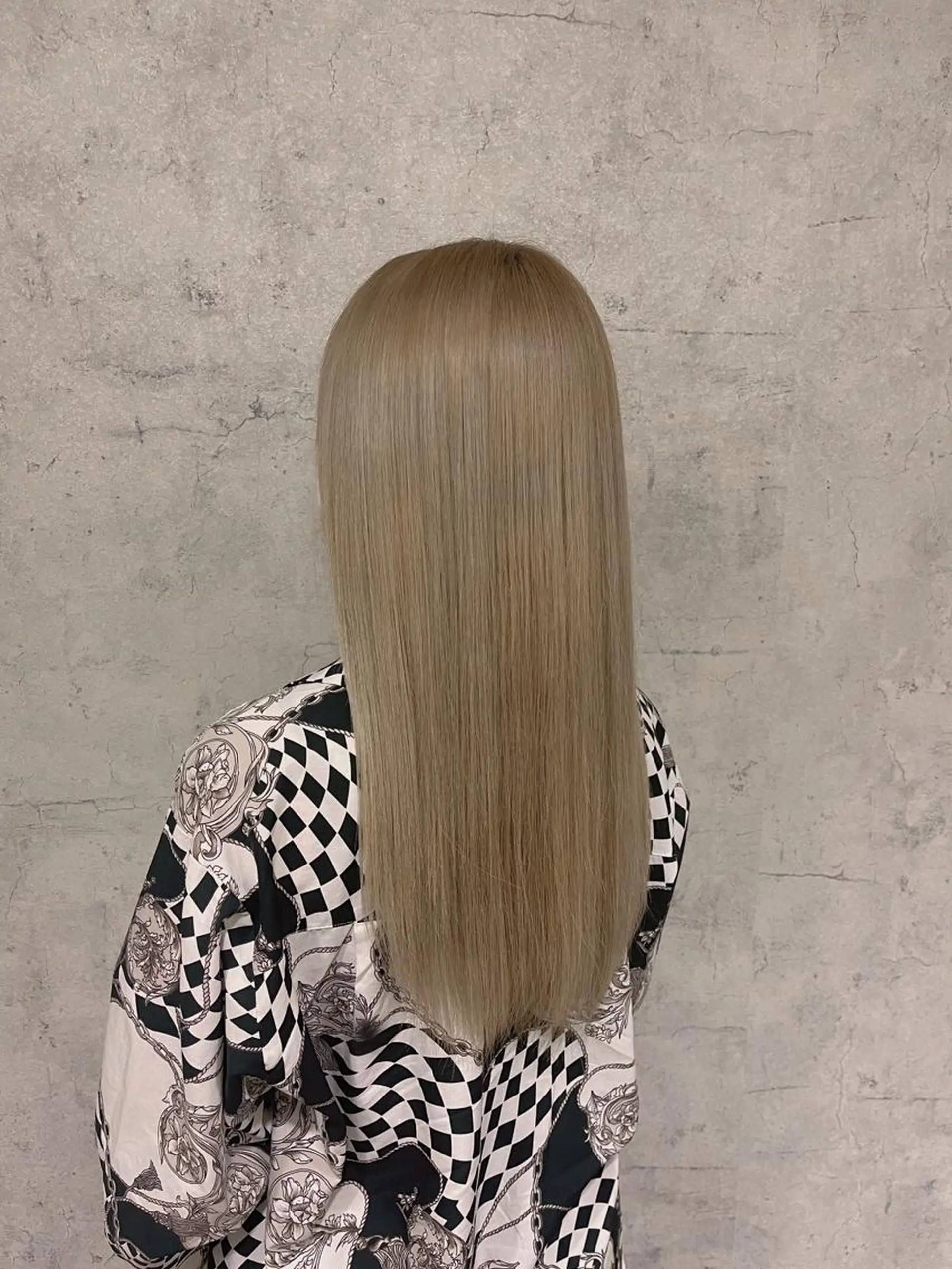 ロング カラー ベージュカラー ブリーチ ミルクティーベージュ ヘアカラー 唐澤 千尋のマツエク・マツパデザイン