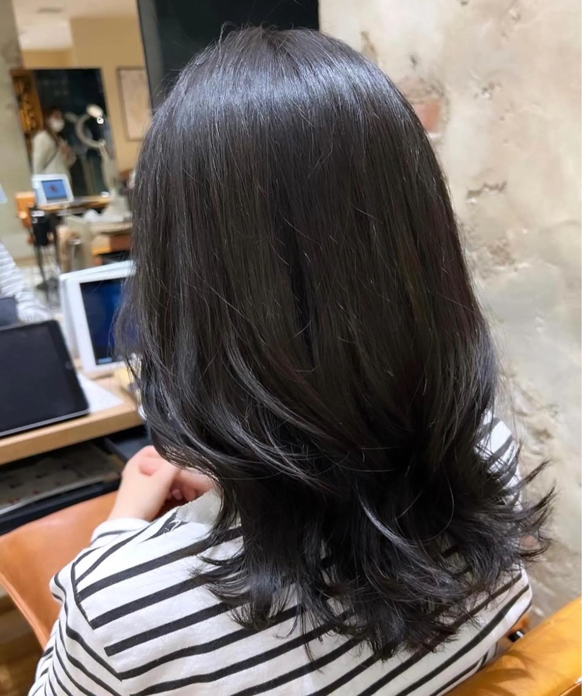 ミディアム くびれヘア 髪質改善 縮毛矯正 カット ヘアカラー トリートメント 🧡くびれヘア/前髪 顔周り🧡久原結衣のヘアスタイル