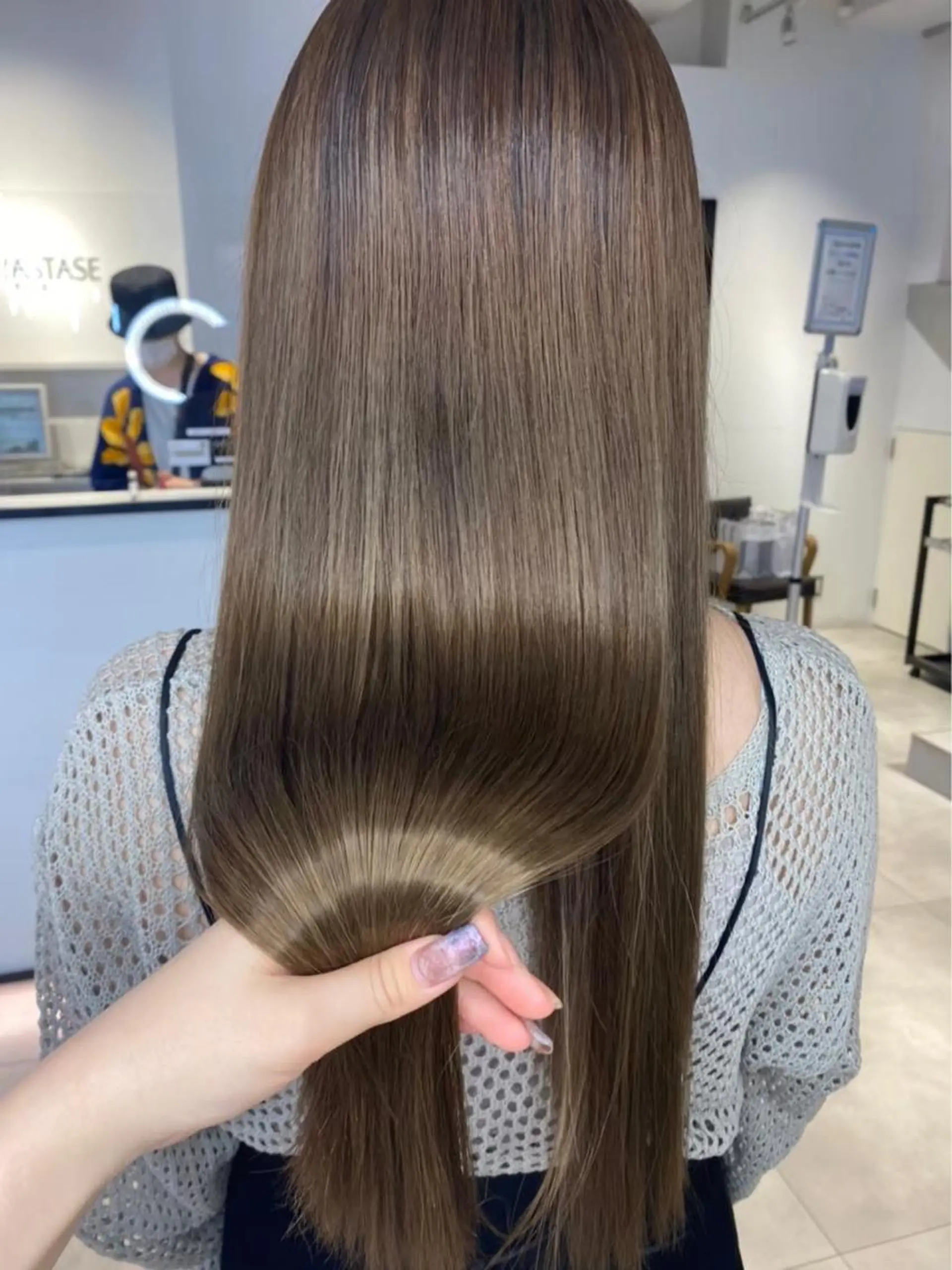 ロング カラー ベージュカラー 黒髪 ブリーチ ブルーカラー ブルーブラック 酸性ストレート 🤍🎀honokaのヘアスタイル