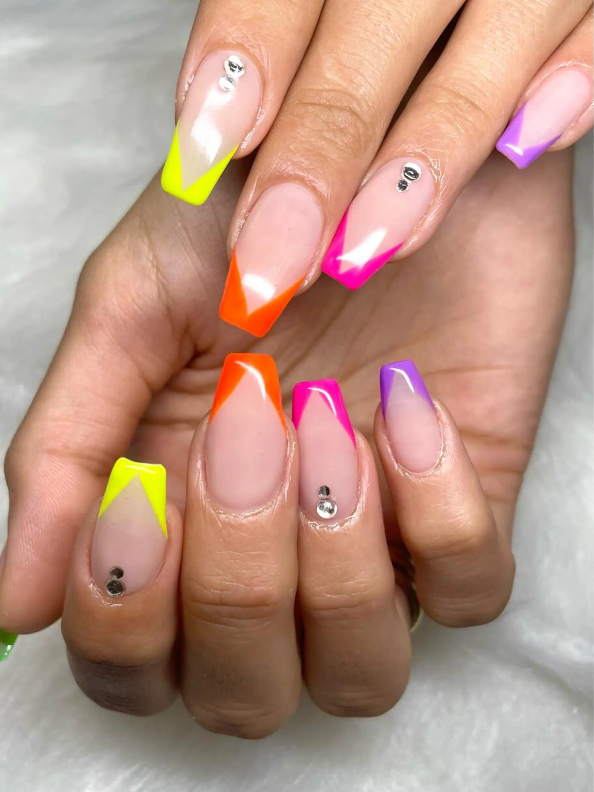 ネイル フットネイル フレンチネイル ジェルネイル 韓国ネイル マグネットネイル ハンドネイル nail salon fee（フィー）のネイルデザイン