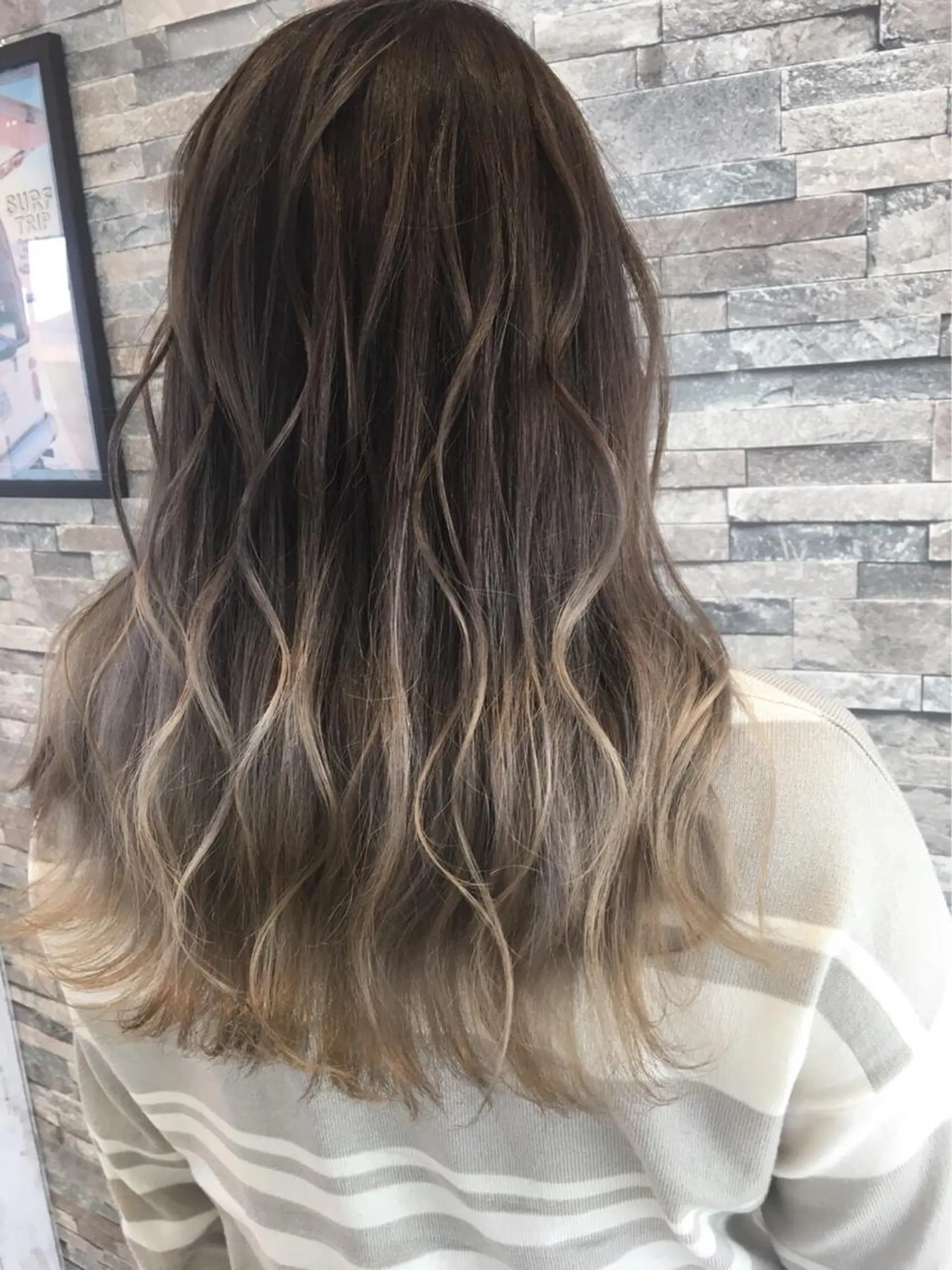 ロング カラー グラデーションカラー 宍戸 海斗のヘアスタイル
