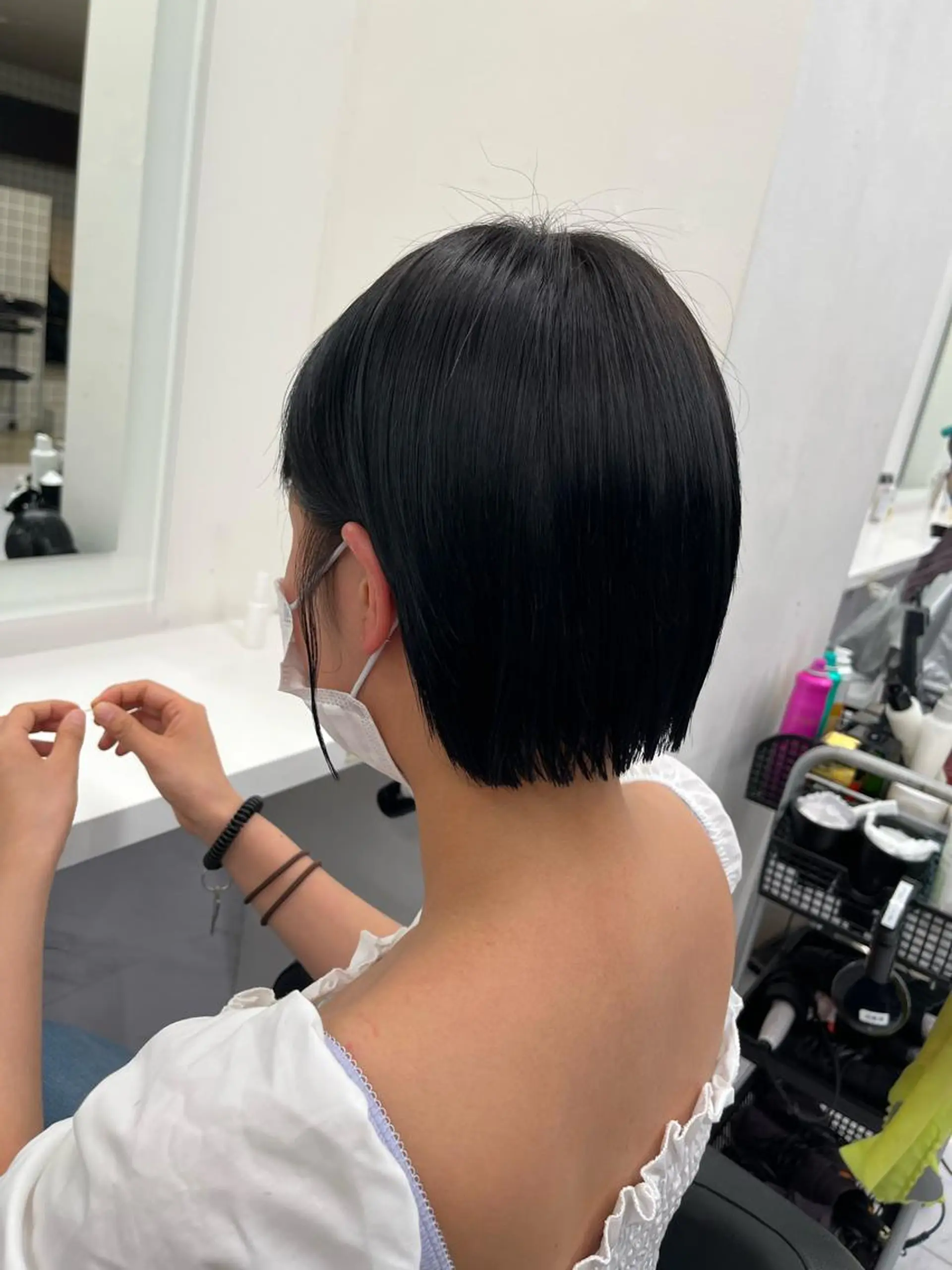ミディアム カット ヘアカラー トリートメント ヘッドスパ ヘアセット 寒色＆ブリーチ特化 寒色MiOのヘアスタイル