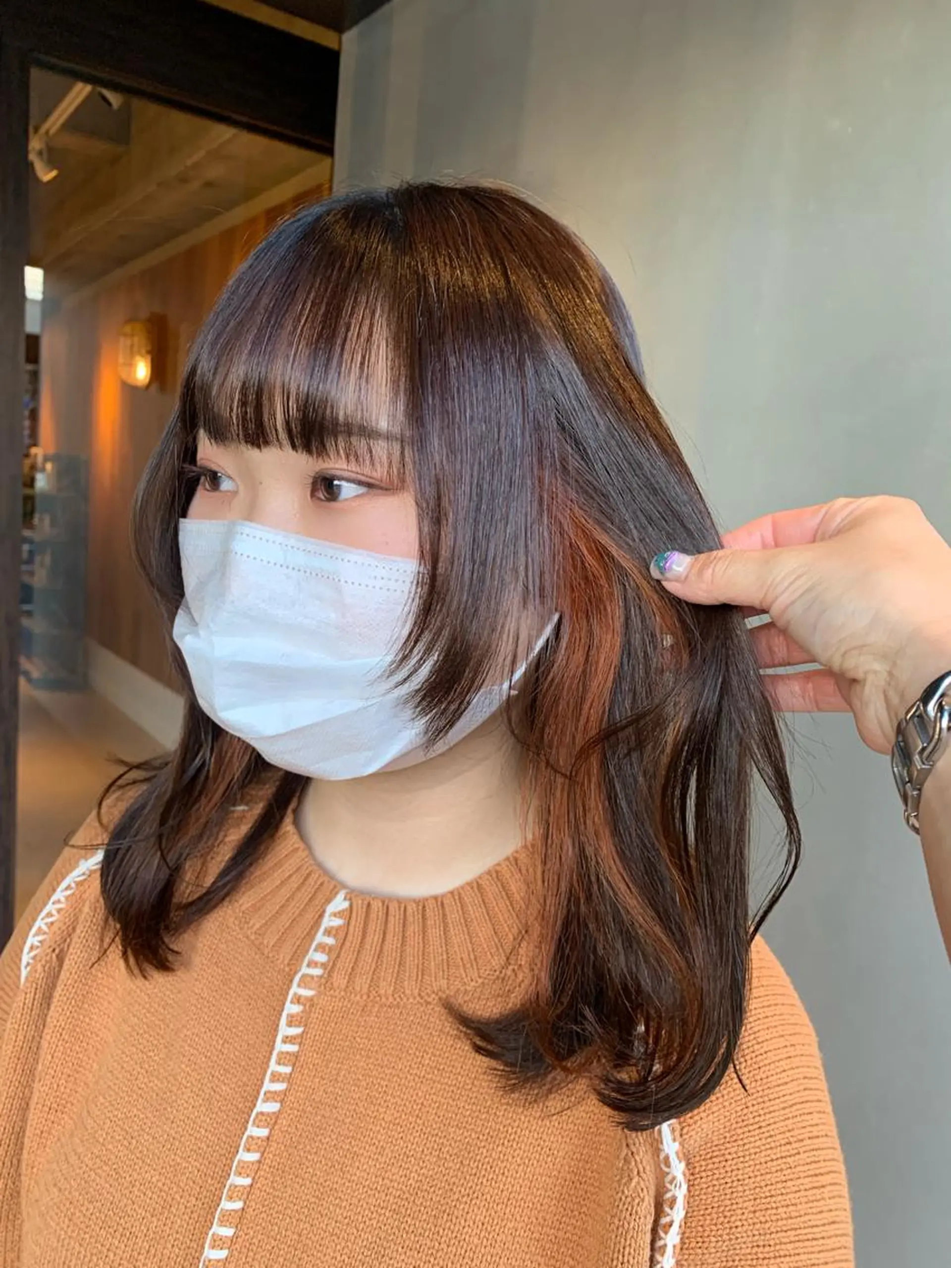 セミロング 顔まわりレイヤー レイヤーカット ヘアカラー 福崎 真奈のヘアスタイル