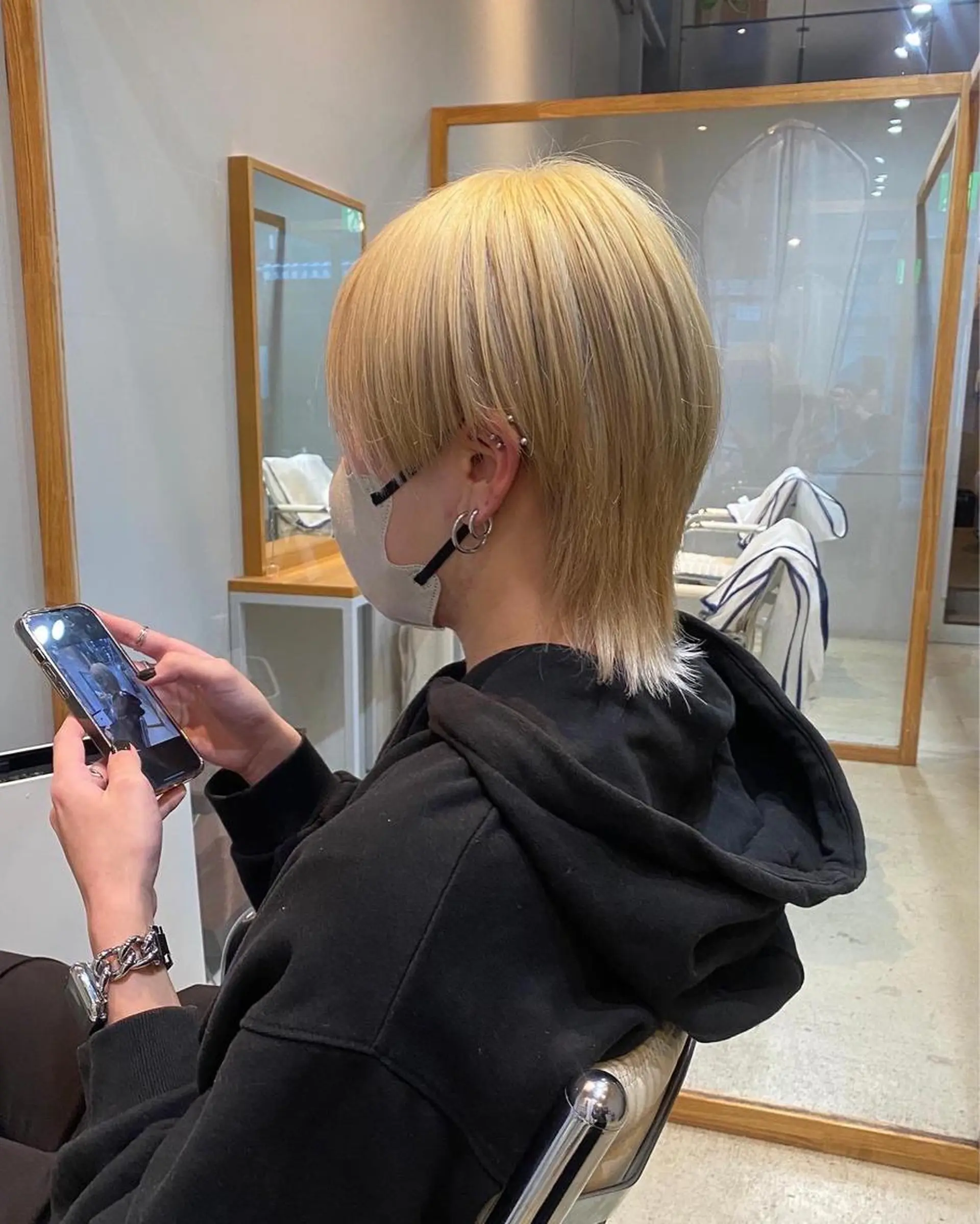 ショート ウルフカット カット ヘアカラー shiga mariaのヘアスタイル