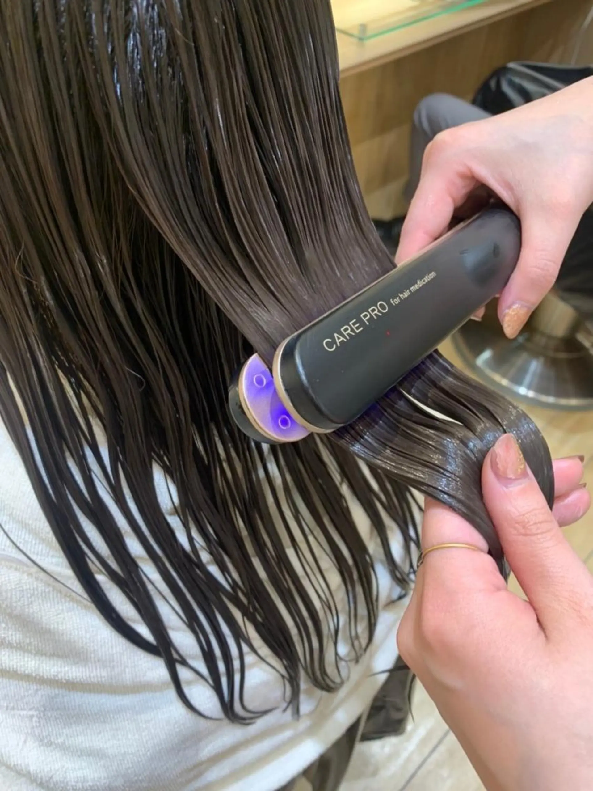 ミディアム カラー シャドールーツ美容師 篠原康太のヘアスタイル