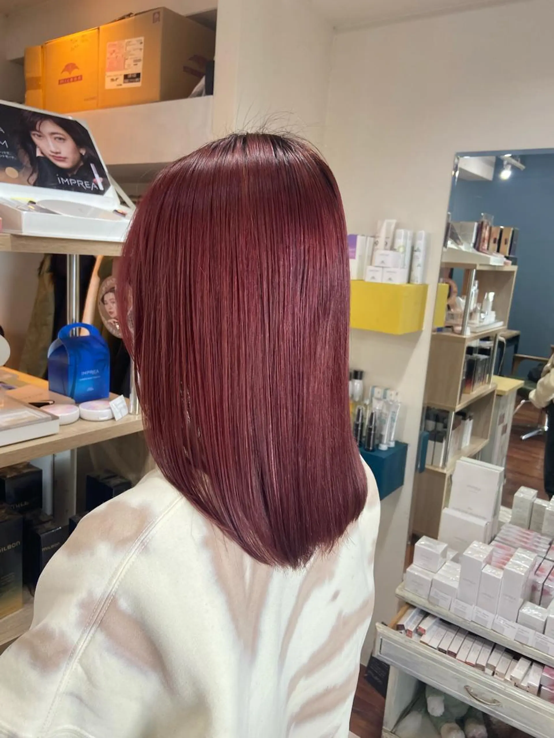 ミディアム カラー レッドカラー カット ヘアカラー トリートメント 伏見稲荷/髪質改善/ ブリーチ/西川奈穂のヘアスタイル