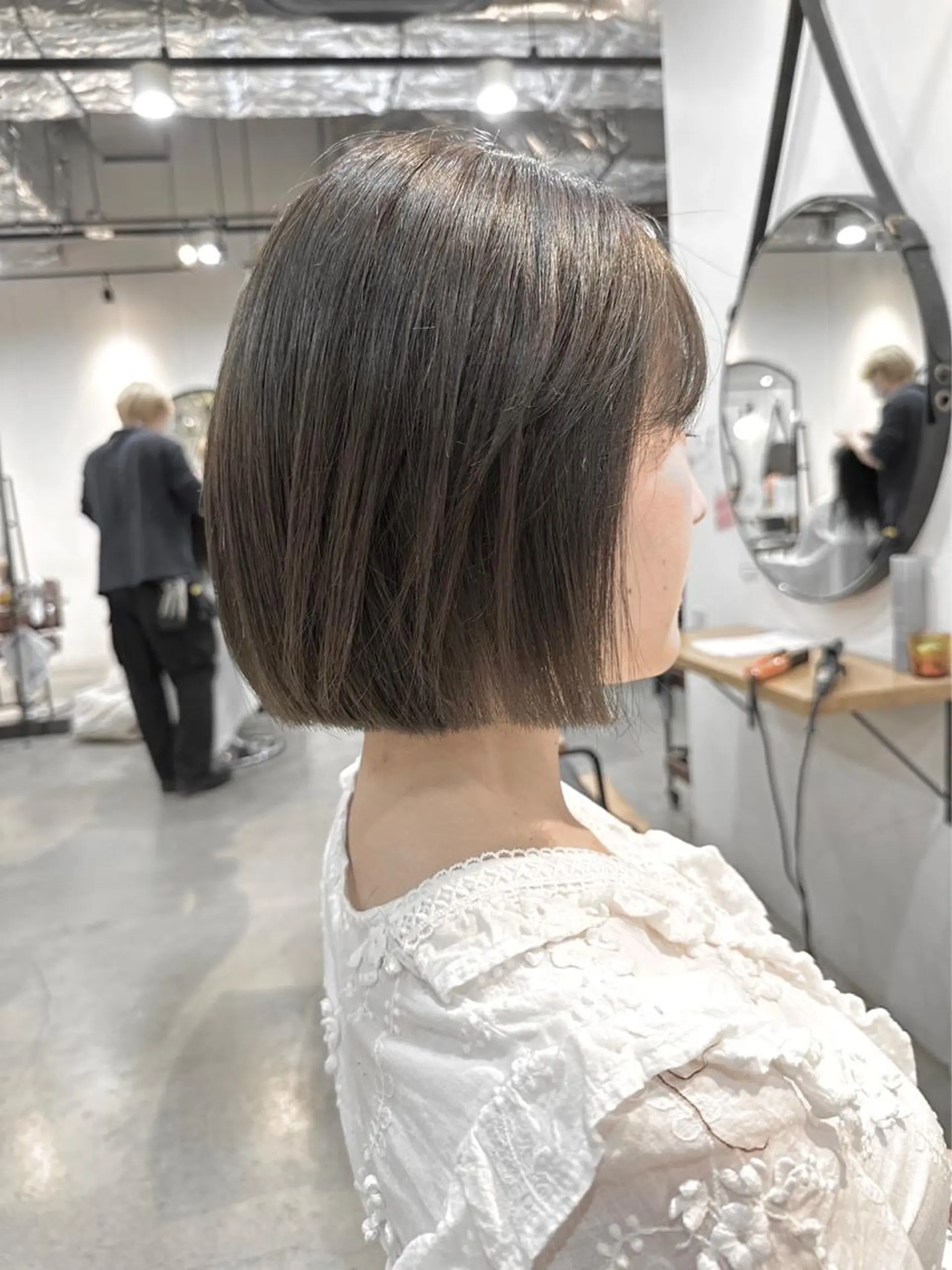 ミディアム 切りっぱなしボブ ボブ カット ヘアカラー トリートメント lolonois梅田 髪質改善✨愛一郎のヘアスタイル