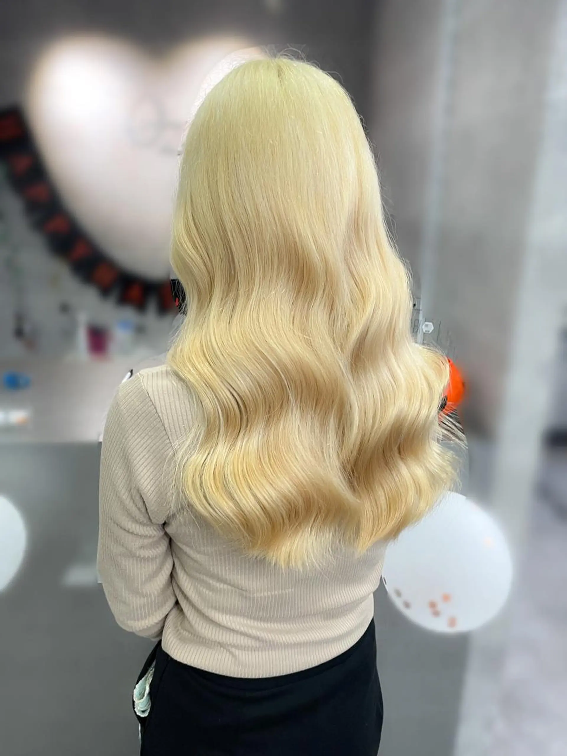 ロング カラー シールエクステ ブリーチ ブロンド ケアブリーチ ダブルカラー ブリーチエクステ 🎩カズキ🎩のヘアスタイル