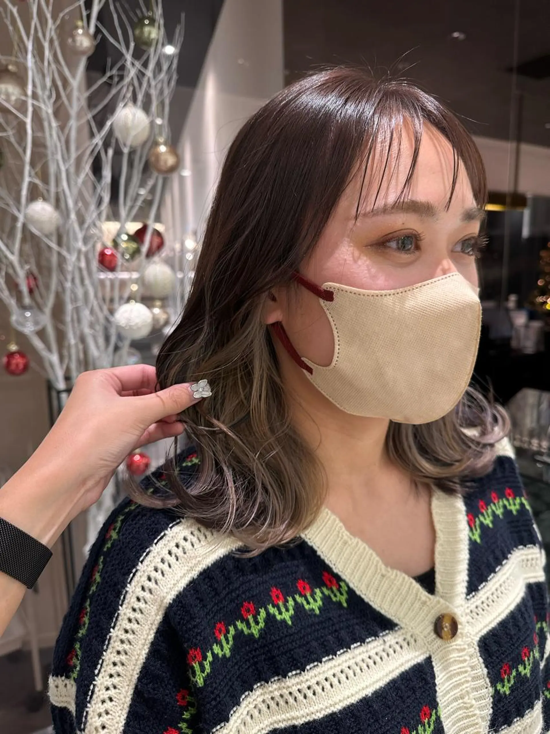 カラー ブリーチ イヤリングカラー ハイライトカラー インナーカラー ブリーチなしカラー 巻ける縮毛矯正/艶 カラーchika🩵のヘアスタイル