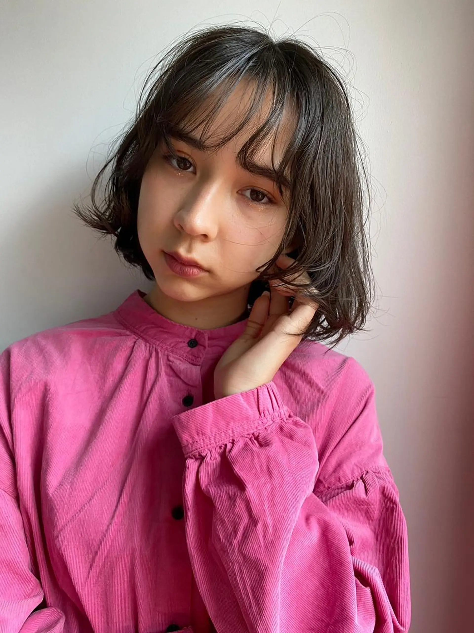 ミディアム カラー パーマ ショートボブ アディクシーカラー ブリーチ ブロンド ブルーカラー カット ヘアカラー トリートメント CEINE＋ officialのヘアスタイル