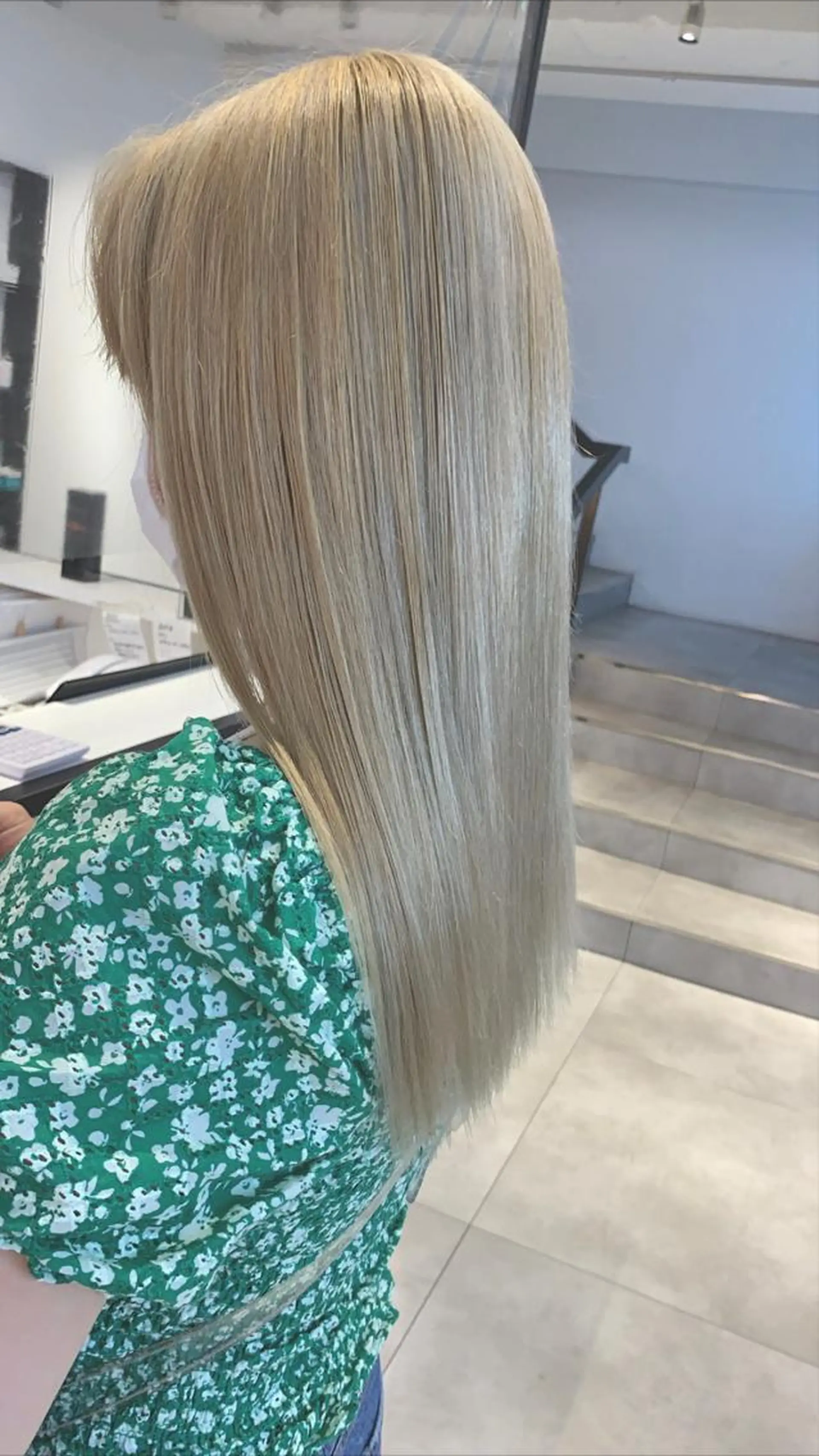 ロング カラー 酸性ストレート・ メンズ 三原 楊子のヘアスタイル