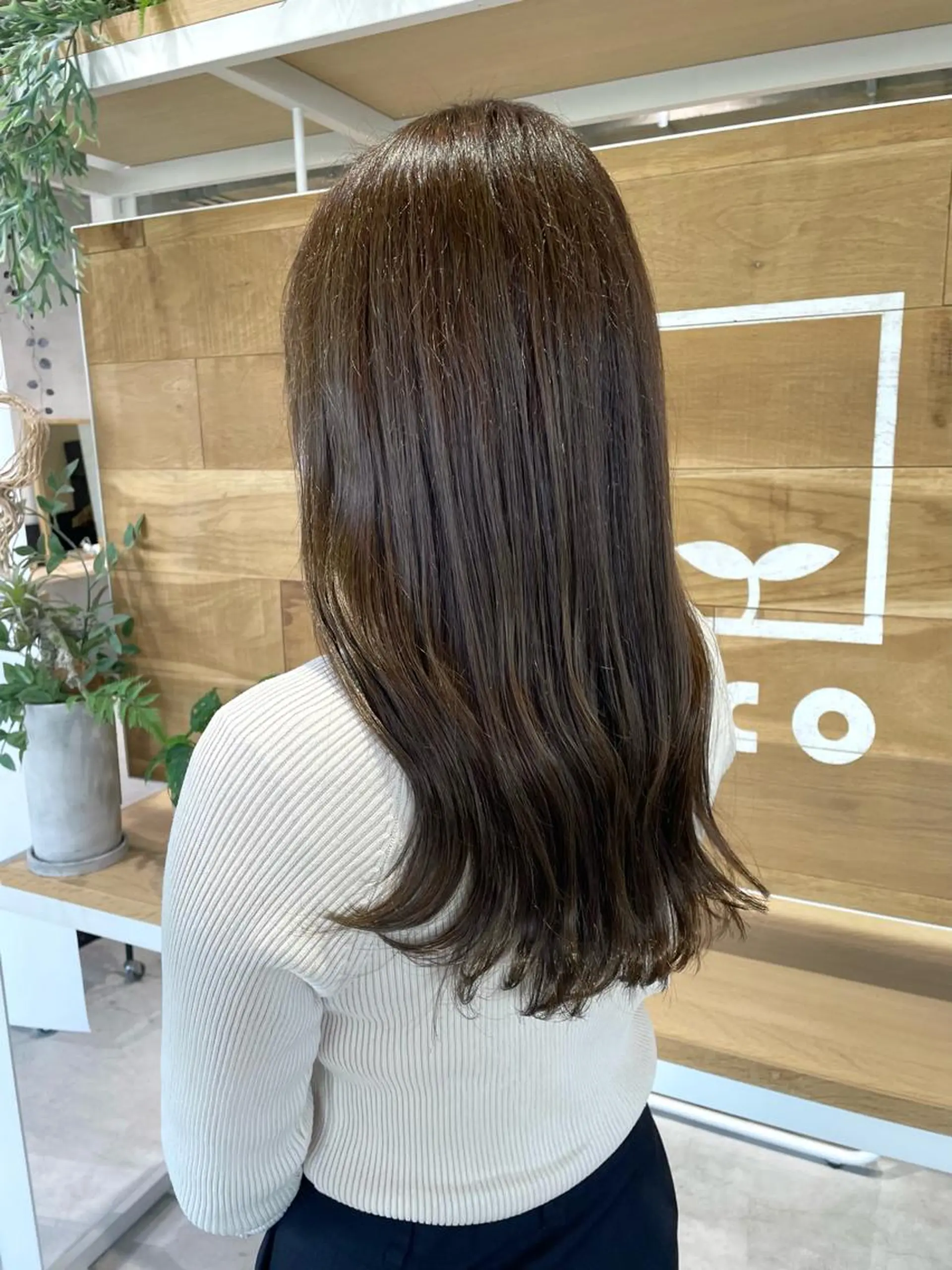 ロング カラー ベージュカラー オリーブベージュ 濱野 玲奈のヘアスタイル