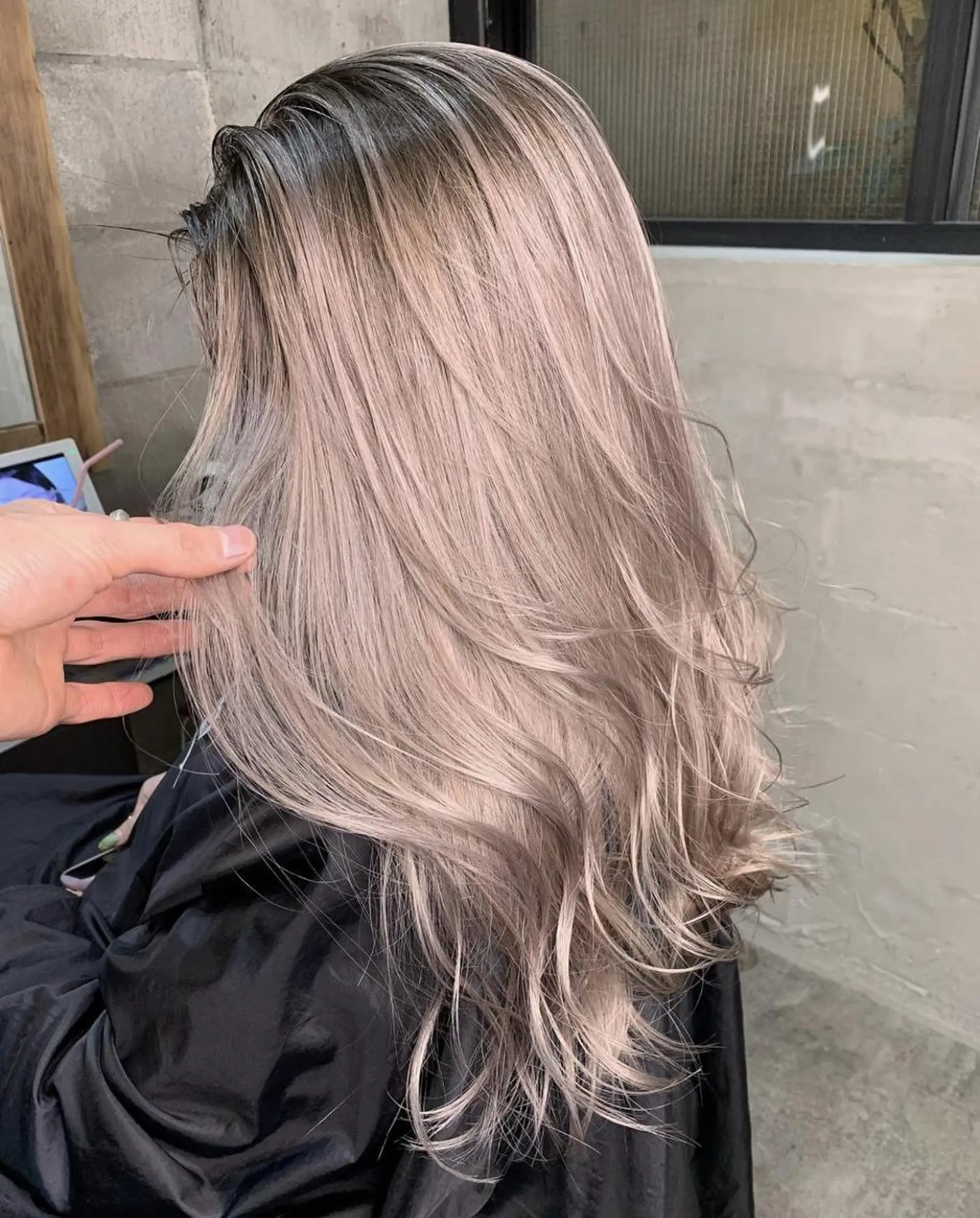 ロング カラー バレイヤージュ ブリーチ ケアブリーチ レイヤーカット 山影✨バレイヤージュ ハイライト✨メンズ◎のヘアスタイル