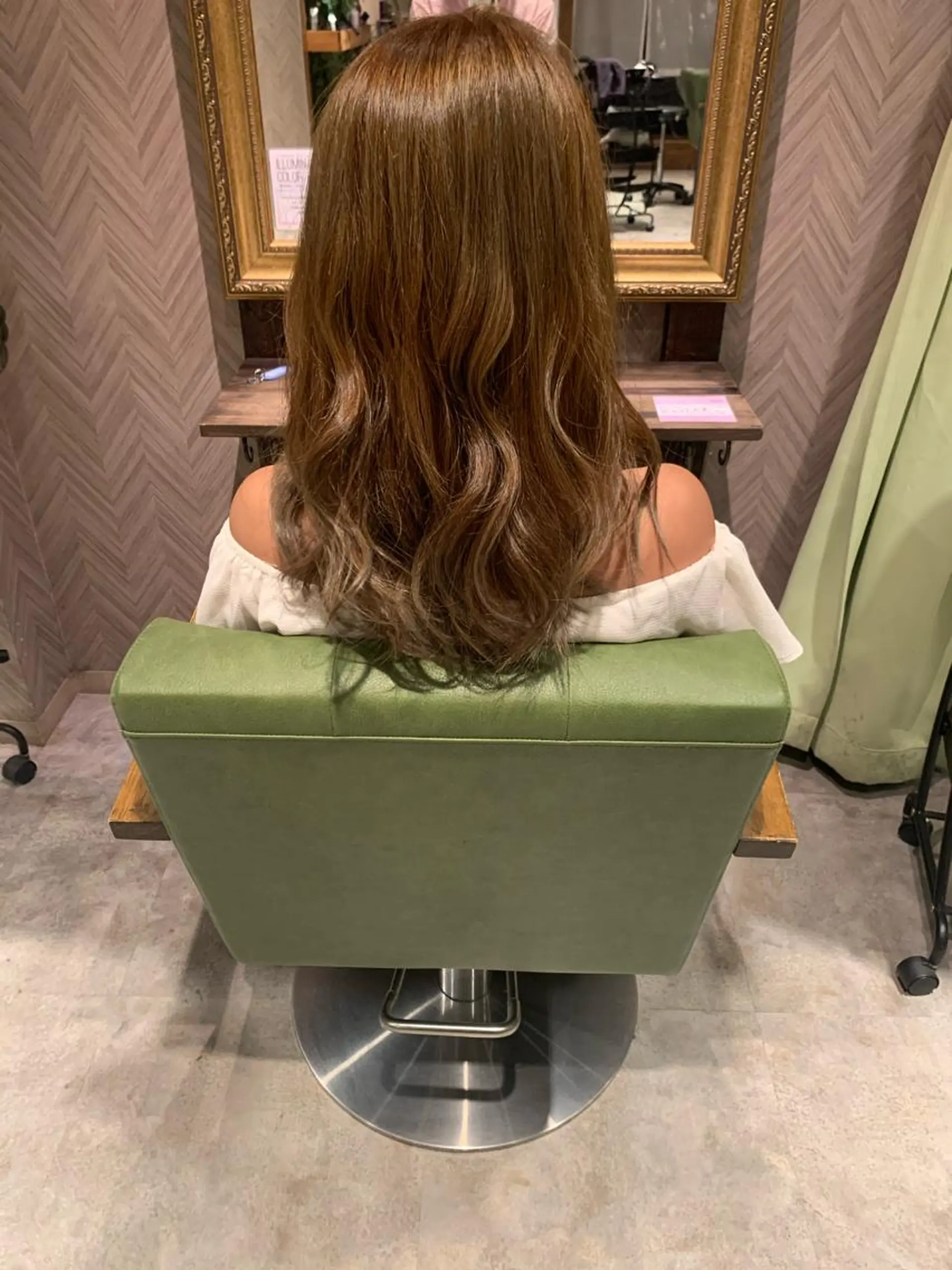 セミロング カラー 岩永 瑞希のヘアスタイル