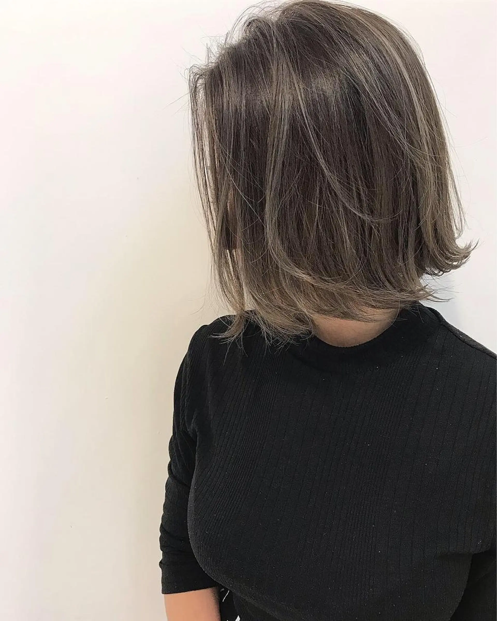 ミディアム カラー グラデーションカラー グレージュ ハイライトカラー ハイライト カット ヘアカラー grow【グロウ】恵比寿所属・奥野 貴史　代表　レイヤーのヘアスタイル
