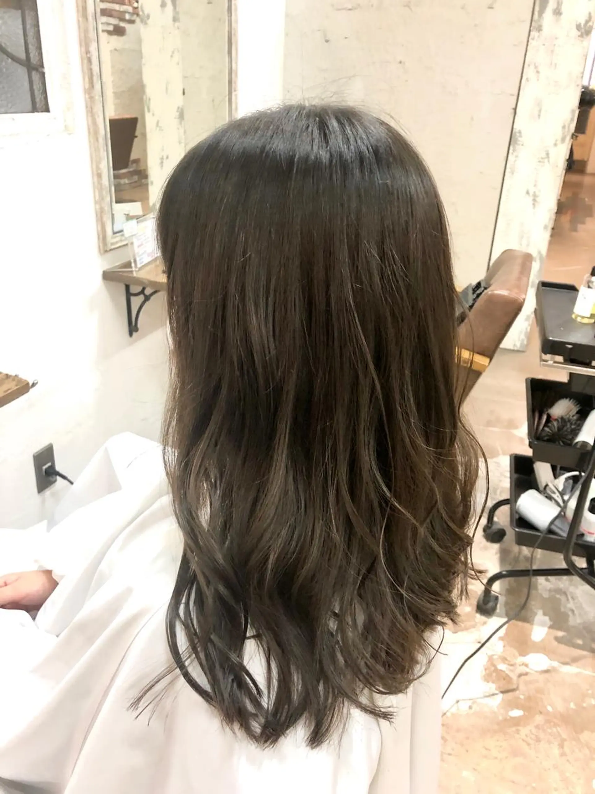 セミロング カラー グレージュ 桐原 竜也のヘアスタイル