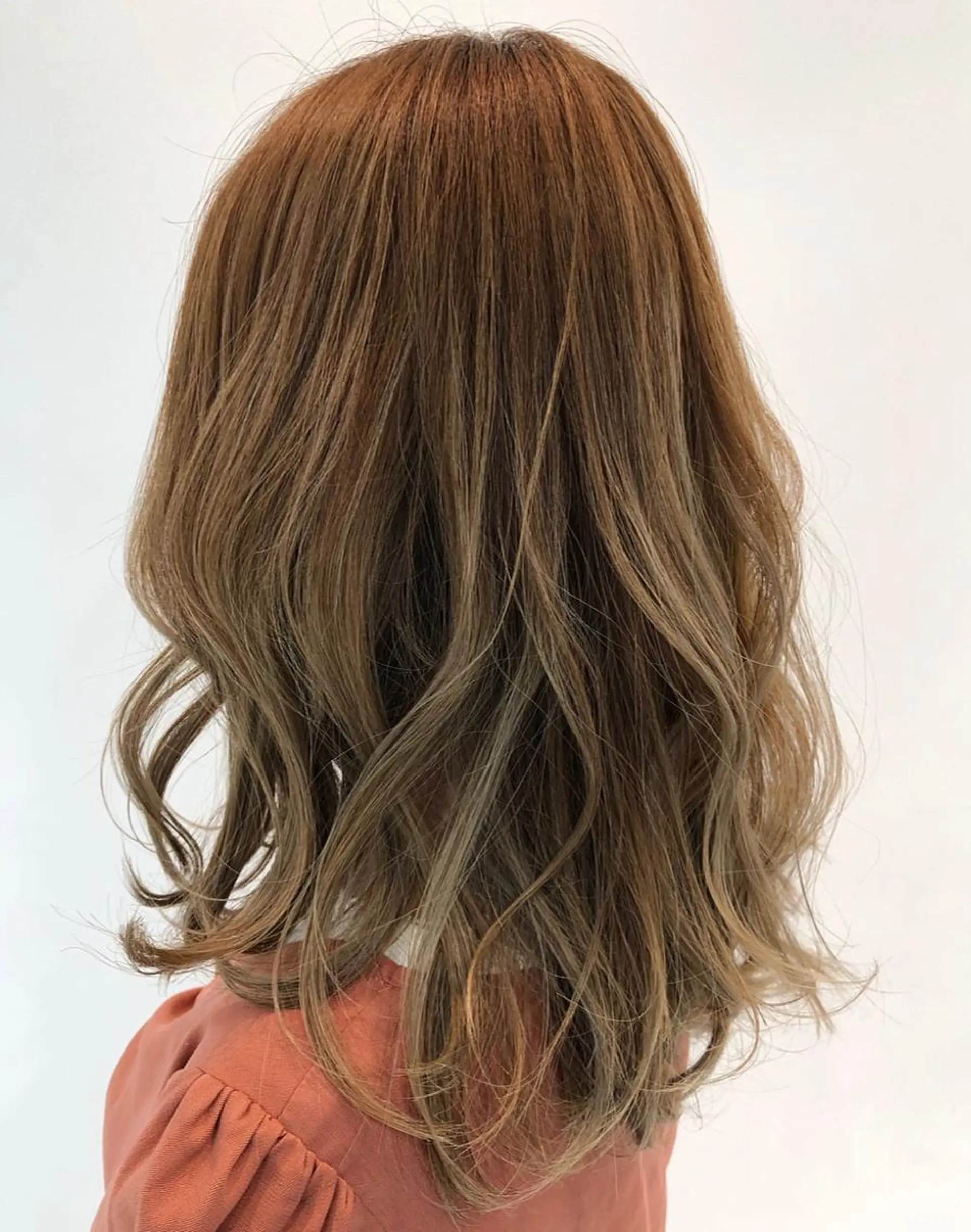 ロング カラー Bellpo所属・磯山 直貴のヘアスタイル