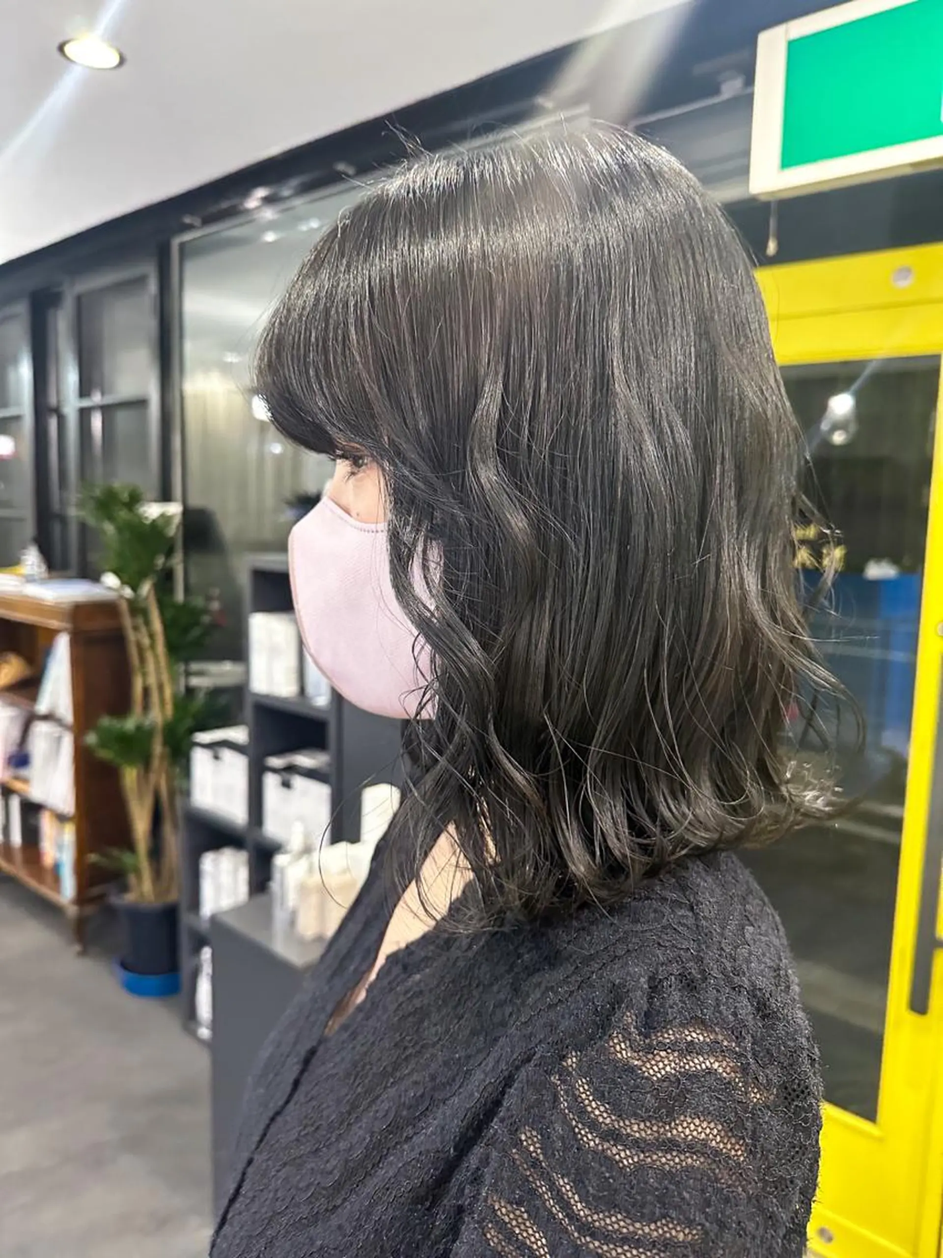 ミディアム カラー ブルーカラー 桒村 沙綾のヘアスタイル