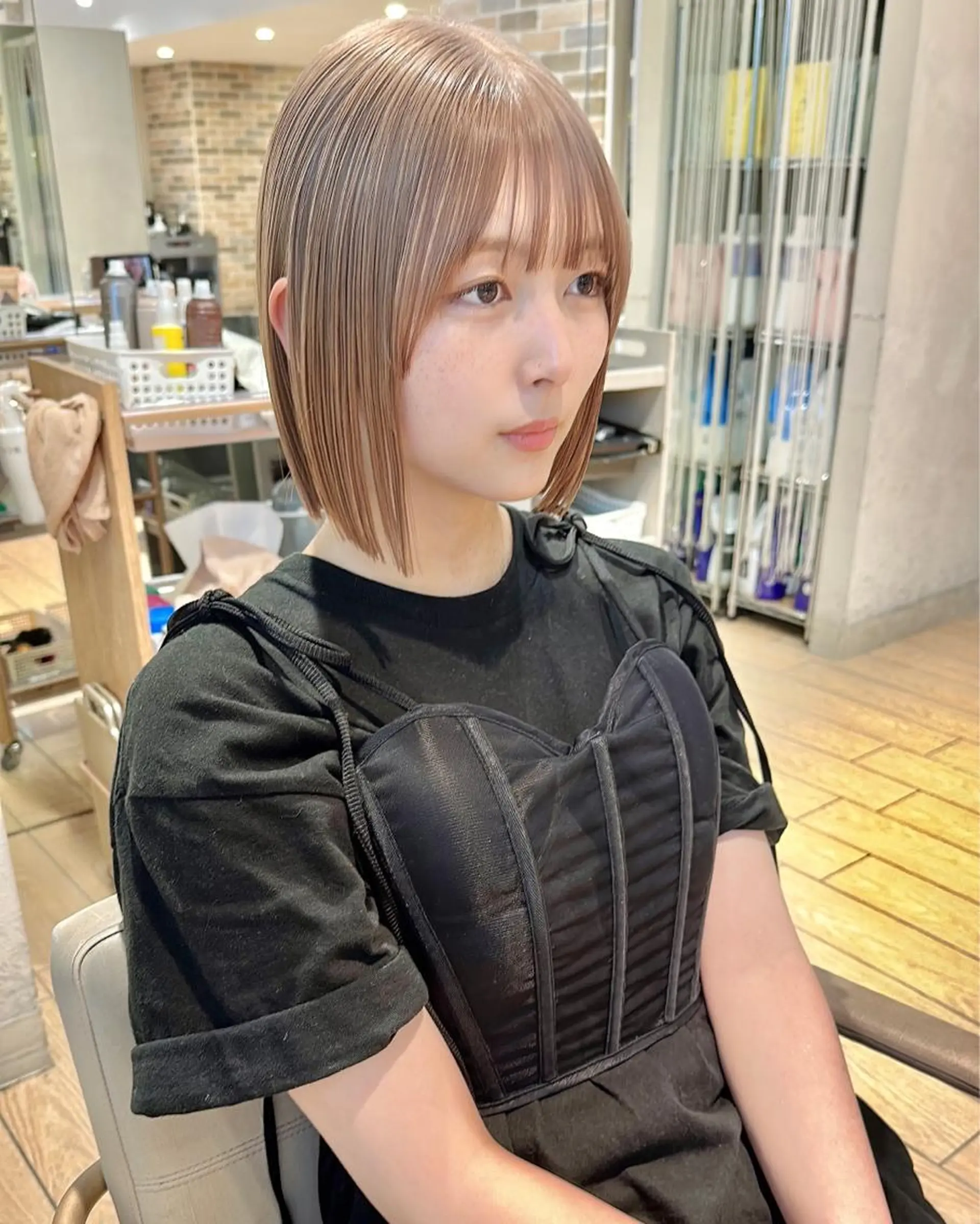 ミディアム 切りっぱなしボブ ショートボブ ボブ くびれヘア タンバルモリ カット ヘアカラー トリートメント 市原 大翼のヘアスタイル