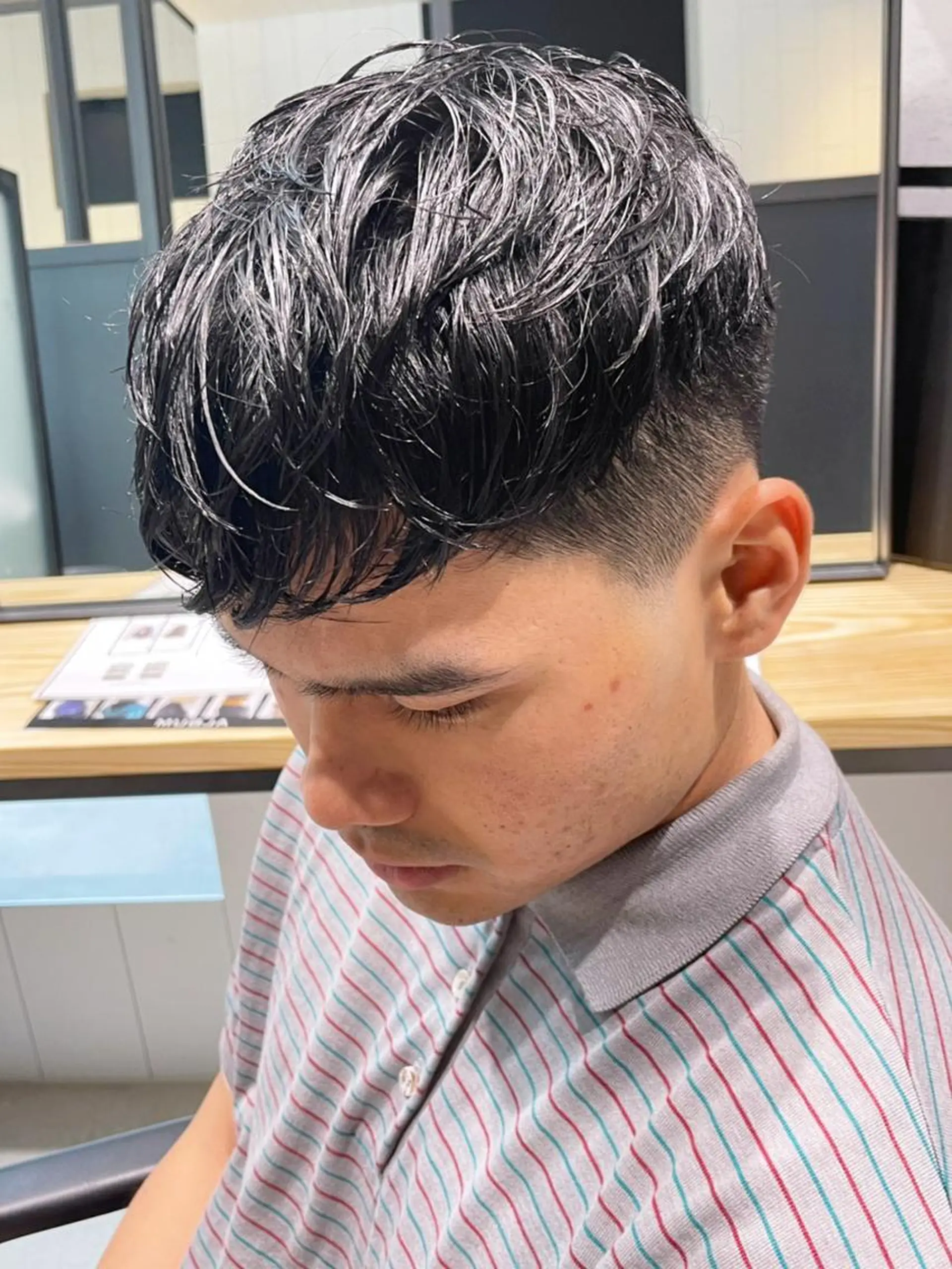 ショート カラー パーマ メンズ フェードカット スキンフェード カット ITbyALBUM 下北沢店のヘアスタイル