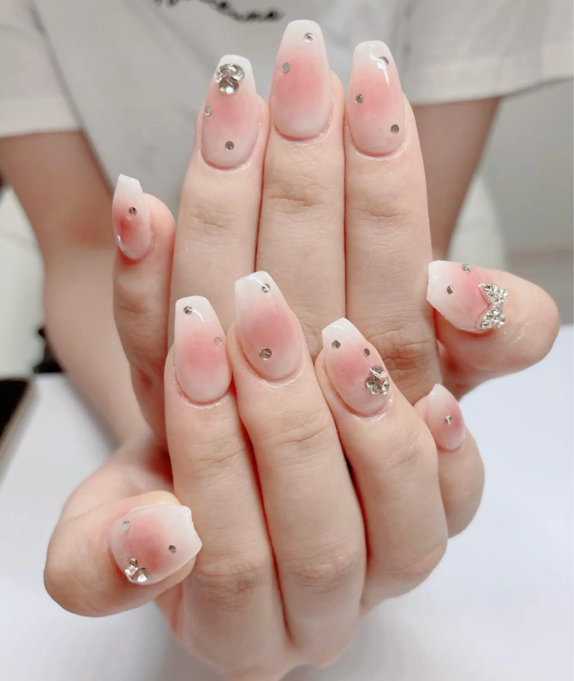 ネイル アートネイル ストーンネイル Li beau nailのネイルデザイン