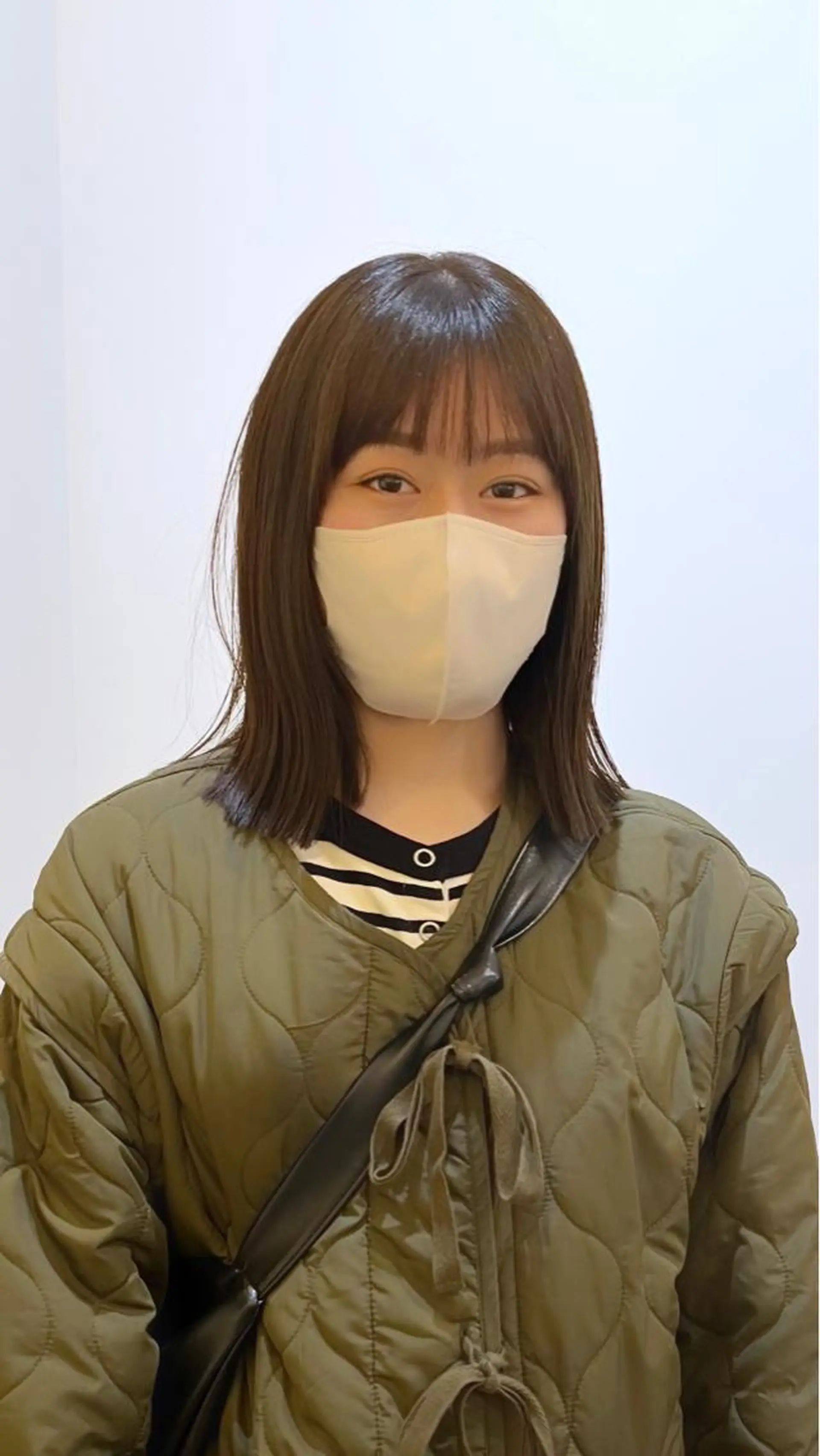 ミディアム KOCHAB 中村穂風のヘアスタイル