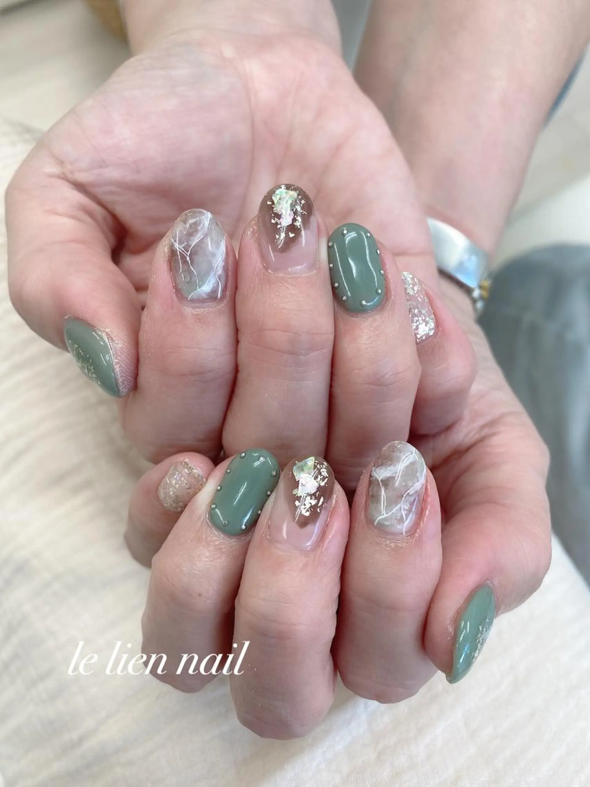 ネイル アートネイル グリーン ニュアンスネイル ハンドネイル le lien nailのネイルデザイン