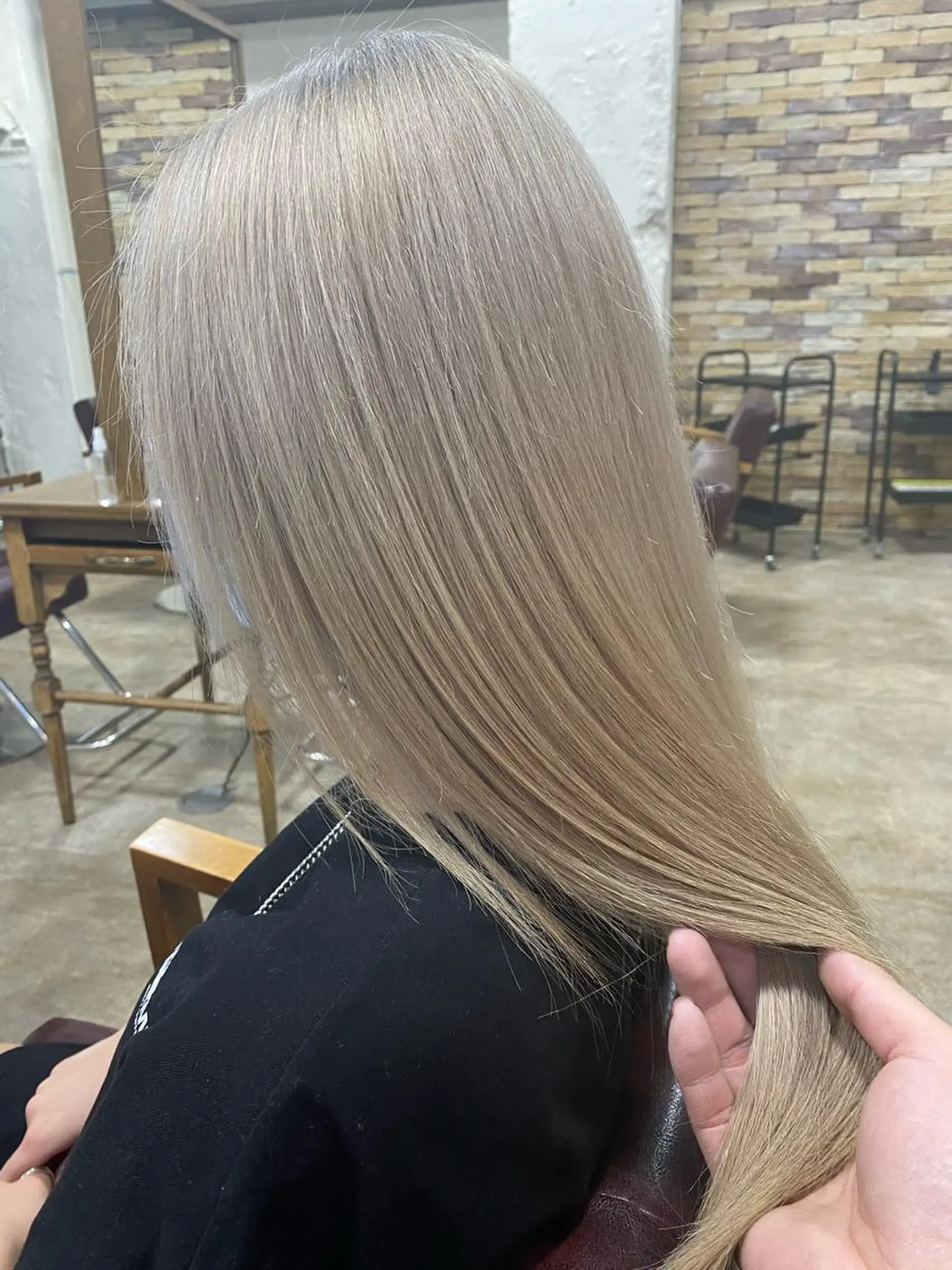 ロング カラー ベージュカラー ホワイトベージュ ALLY（アリー）所属・ミニモお気に入り数 No.1宍戸雄弥のヘアスタイル