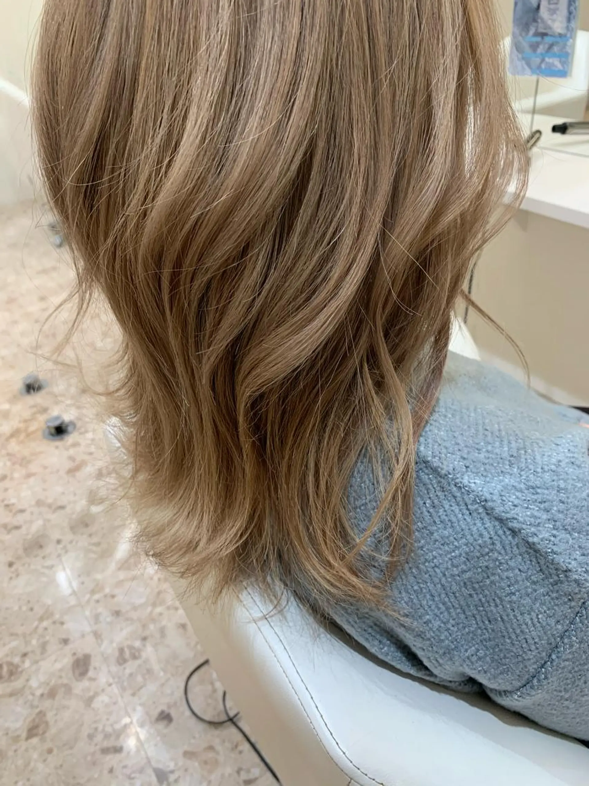 セミロング Merly Osakaのヘアスタイル