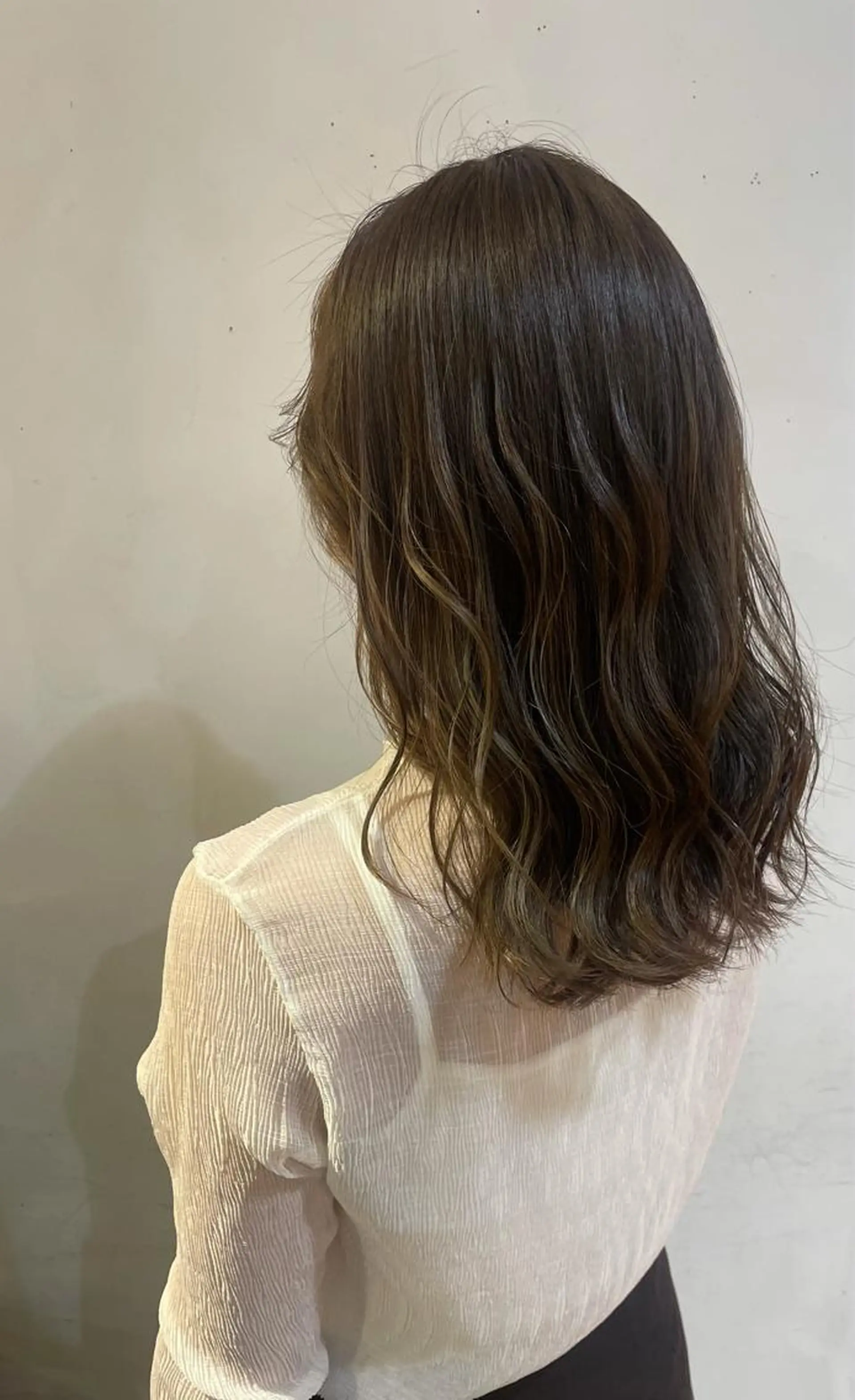 セミロング 古賀 紅音のヘアスタイル