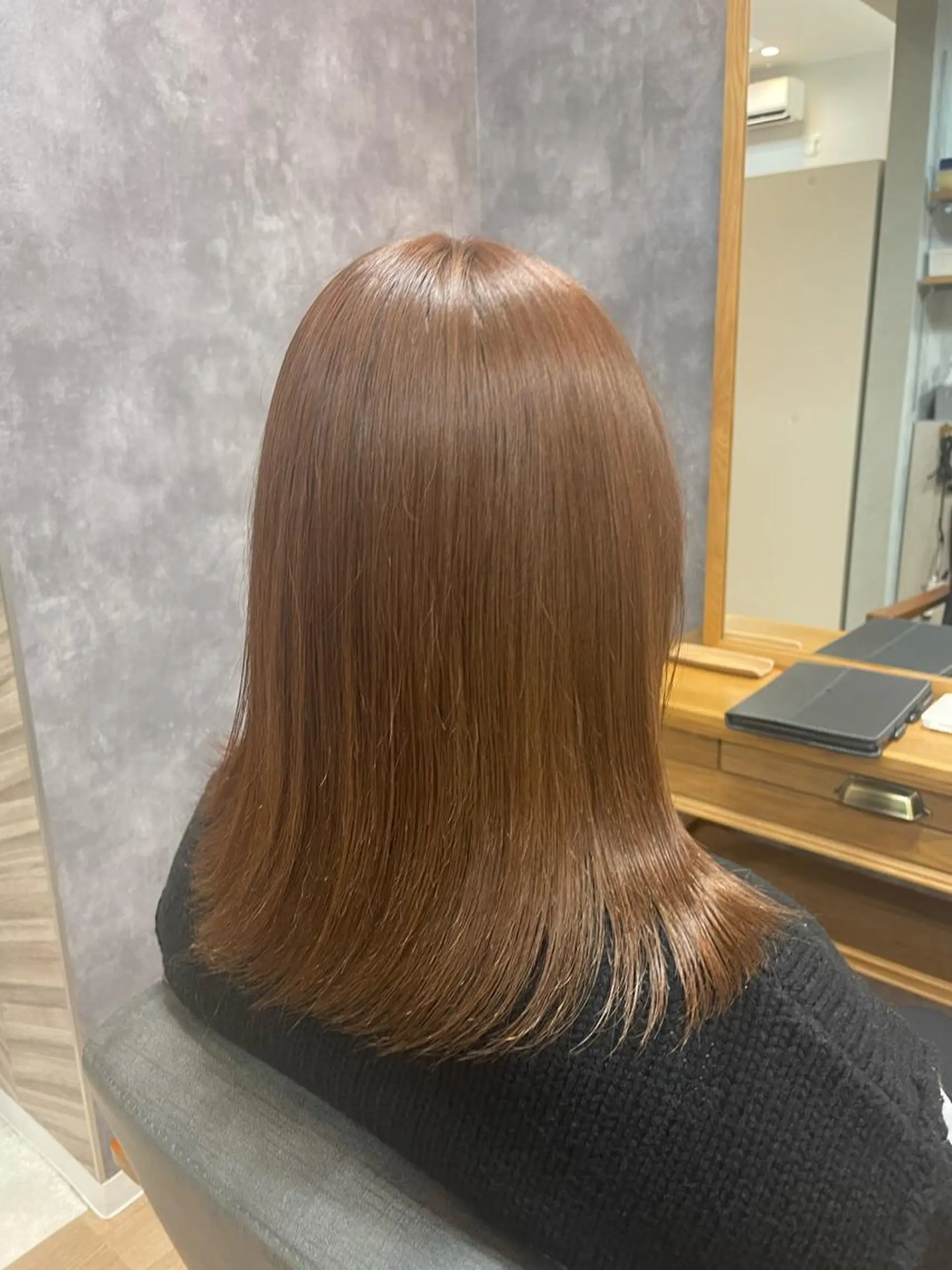 セミロング カラー ベージュカラー ブリーチ オレンジ オレンジベージュ ヘアカラー トリートメント 阿部 海翔のヘアスタイル