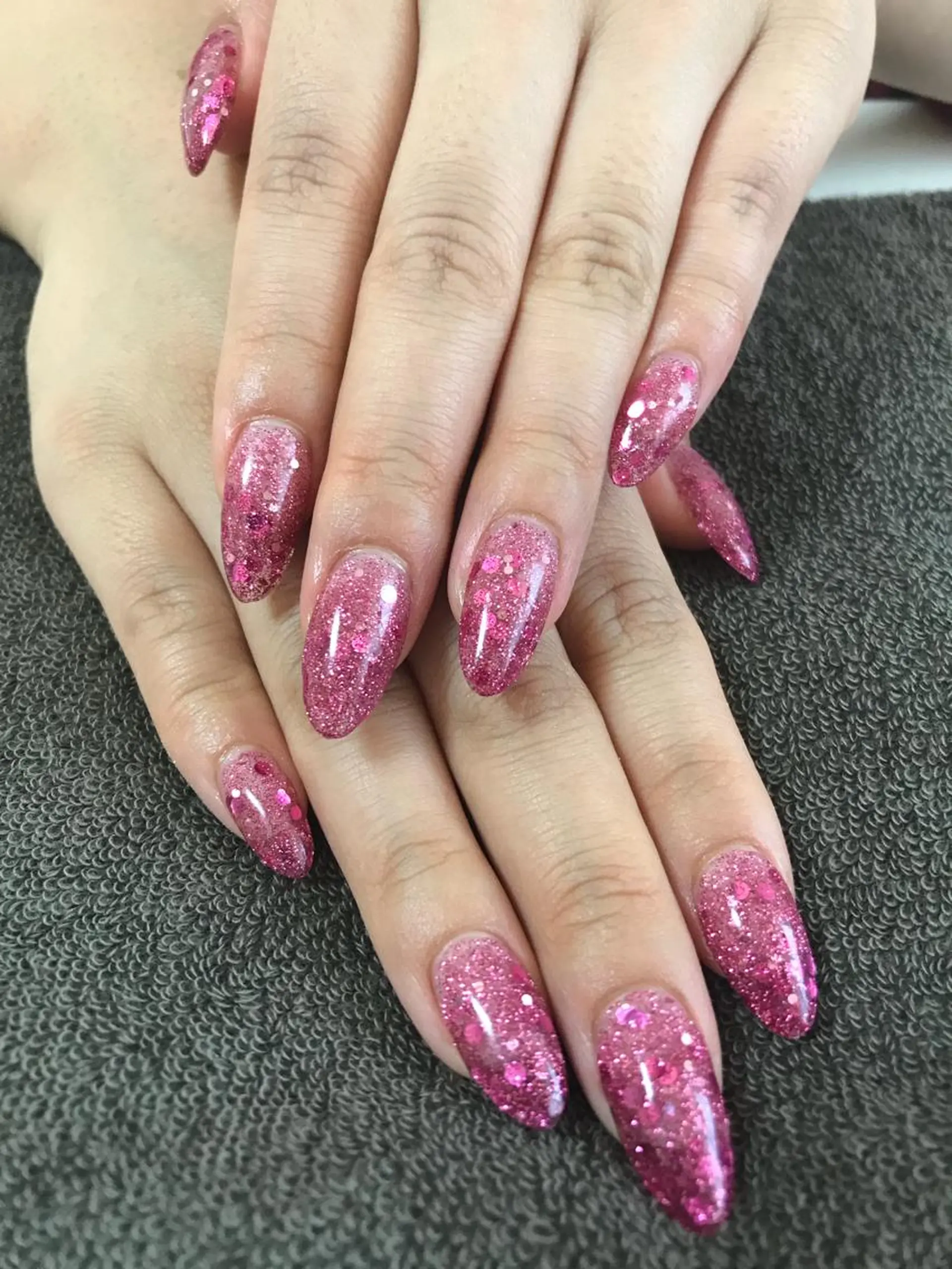 ネイル ピンク 赤色 ハンドネイル Masuko Yasukaのネイルデザイン