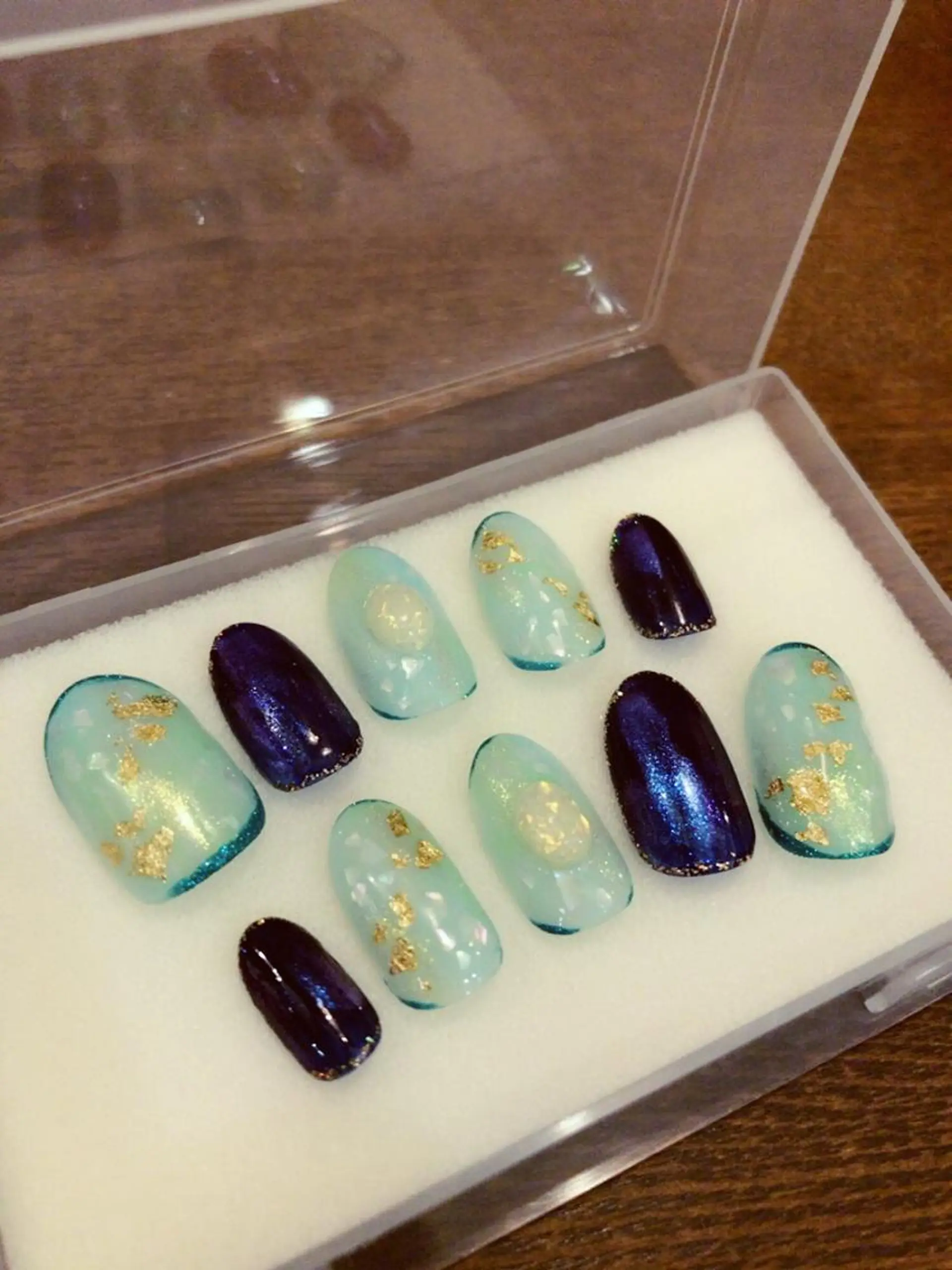 ネイル 成人式 グリーン ネイビー ニュアンスネイル ネイルチップ Masuko Yasukaのネイルデザイン